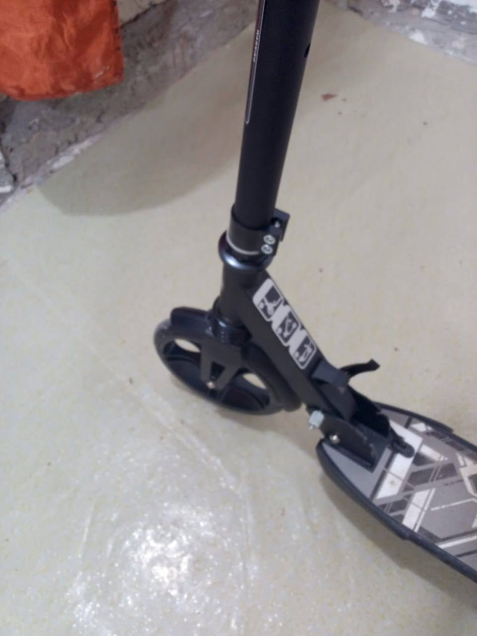 السلام عليكم سكوتر اصلي
جديد ستوني فتحته زيروو الحجم الكبير  السعر 75 
***********
