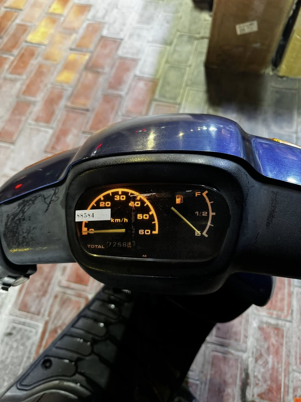 بطه موديل 99 حاويه طلعتها من المعرض قبل 3 اشهر مشتريها 900 الف ووصل المعرض موجود رايد ابيعها 600  كل شيء شغال بيها ماكو اي خلل مكاني كربلاء


**إذا كنت صاحب هذا الإعلان وتريد حذفه لأي سبب، رجاءا أرسل رسالة إلى الدعم الفني**