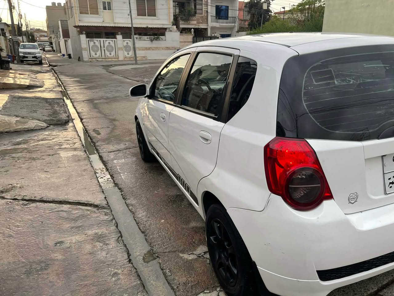 شوفليت افيؤ موديل 2009  كيرو مكينه ته بريد به شه رت  به ناو كردن به شه رت   سبوغ  ٤ بأرجى  هه يه. زور كم بيشى ليدرانى هه يه   بى ئيرباك   هه موو شتى به شه رت  سياره كا له هه وليره    غرام ٣٤٠ هه  زارى له سه ره  دواى محامل ده كه رينموه.  سعرى 55كمى مجال  زمارى موبيل *********** أربيل, العراق
