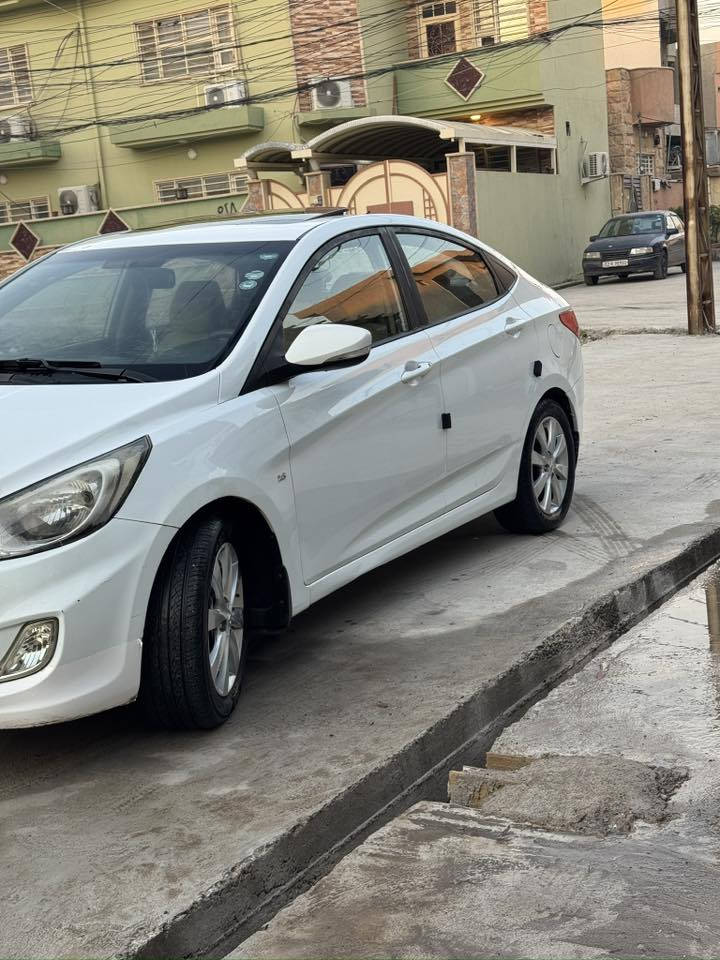 السلام عليكم 
اكسنت موديل 2012فول للبيع 
السيارة بيها ملاحظات فقط 
السعر 110وبيها مجال 
***********
