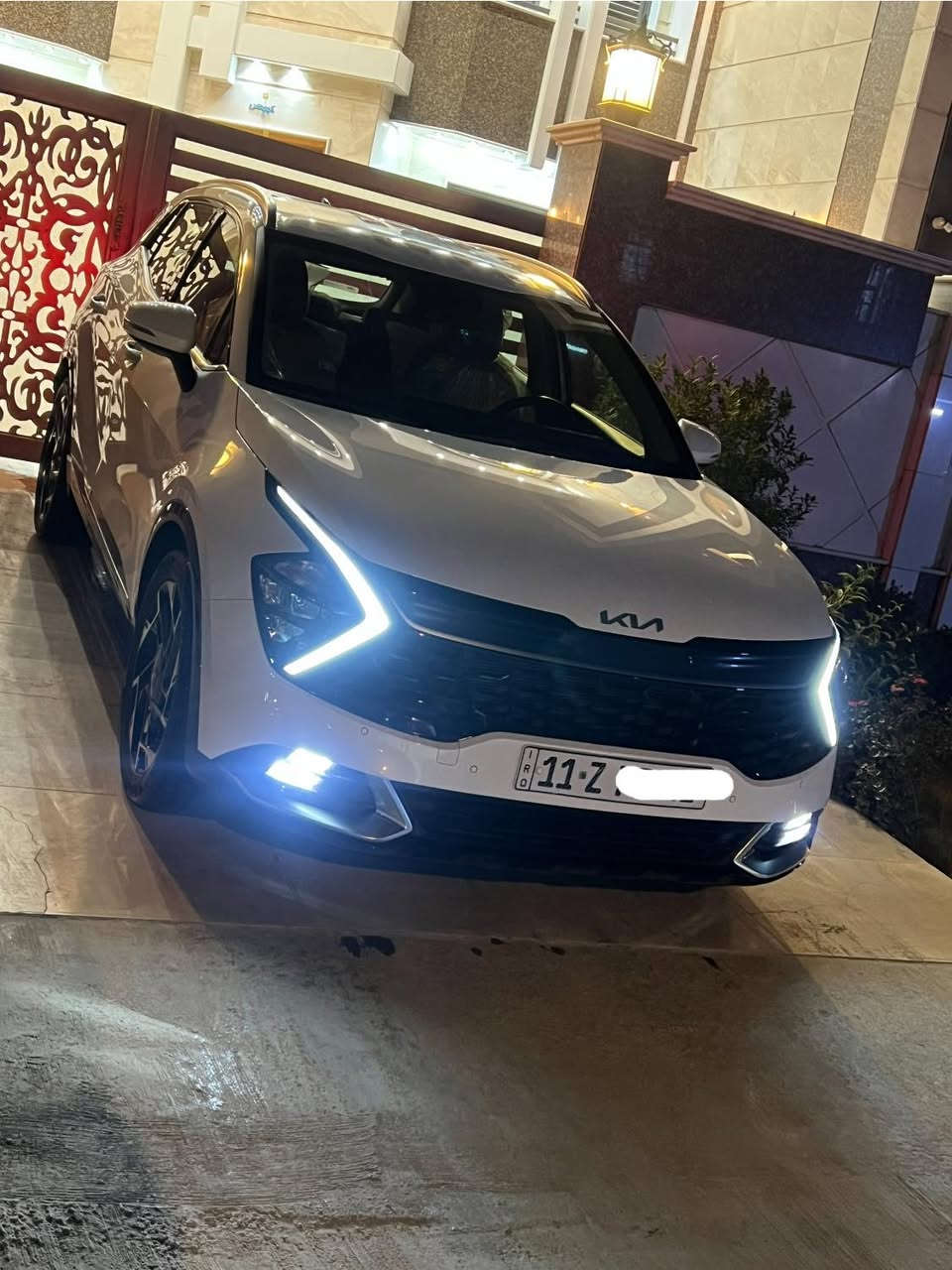 كيا سبورتج 2025
- لوحات بغداد
*   الموديل: 2025 (خليجي)
*   المحرك: 4 - 2.0 سلندر
*   العداد: 17الف
*   السعر:250ورقه وبيها مجال �أهم المواصفات:
*   دخول ذكي (بصمة) + تشغيل عن بعد
*   مقاعد كهرباء عدد 2
*   مقاعد تدفئة
*   صندوق كهربائي
*   مصابيح أمامية وخلفية LED
*   شبك أمامي +دعاميات بيانو بلاك
*   حساس أمامي + خلفي
*   ويل كب قياس 19
*   شاشة كبيرة أصلية مع كاميرا
*   سايد بريك بصمة + أوتو هولد
*   تبريد + شاشة مناخ منفصل
*   مرايا متحسسة للضوء العالي
*   تبريد قطعتين
*   محدد سرعة + فول تحكم ستيرن
*   شاشة عدادات ديجيتال
* رقم الهاتف ***********
