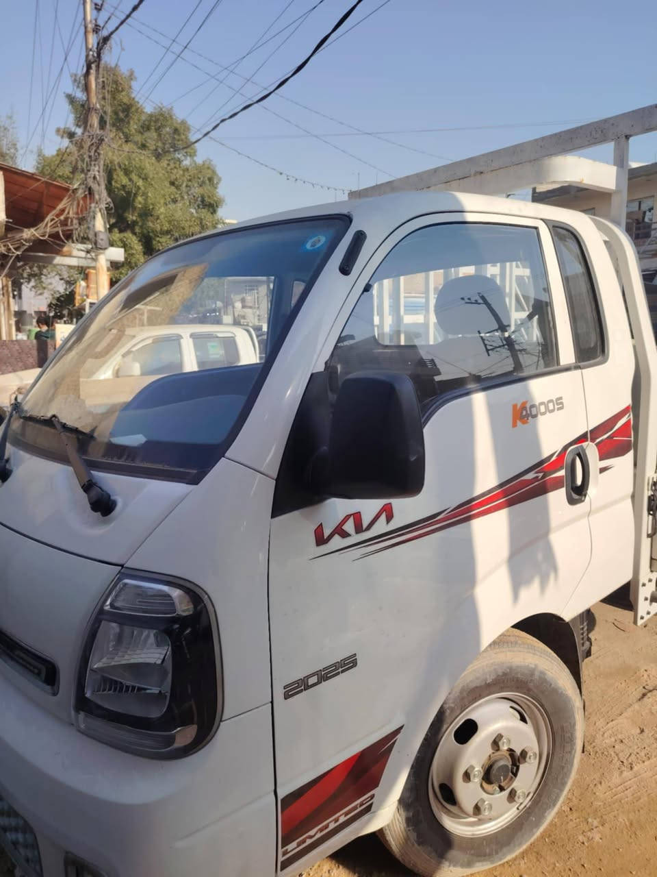 مكلف با نشر كيا فحل 24 ماشيه 47 الف كفاله عامه محور 14 محجر طخم تار رقم بغداد بسمي السعر 200 $ *********** مكلف بلنشر خابر ع خط
