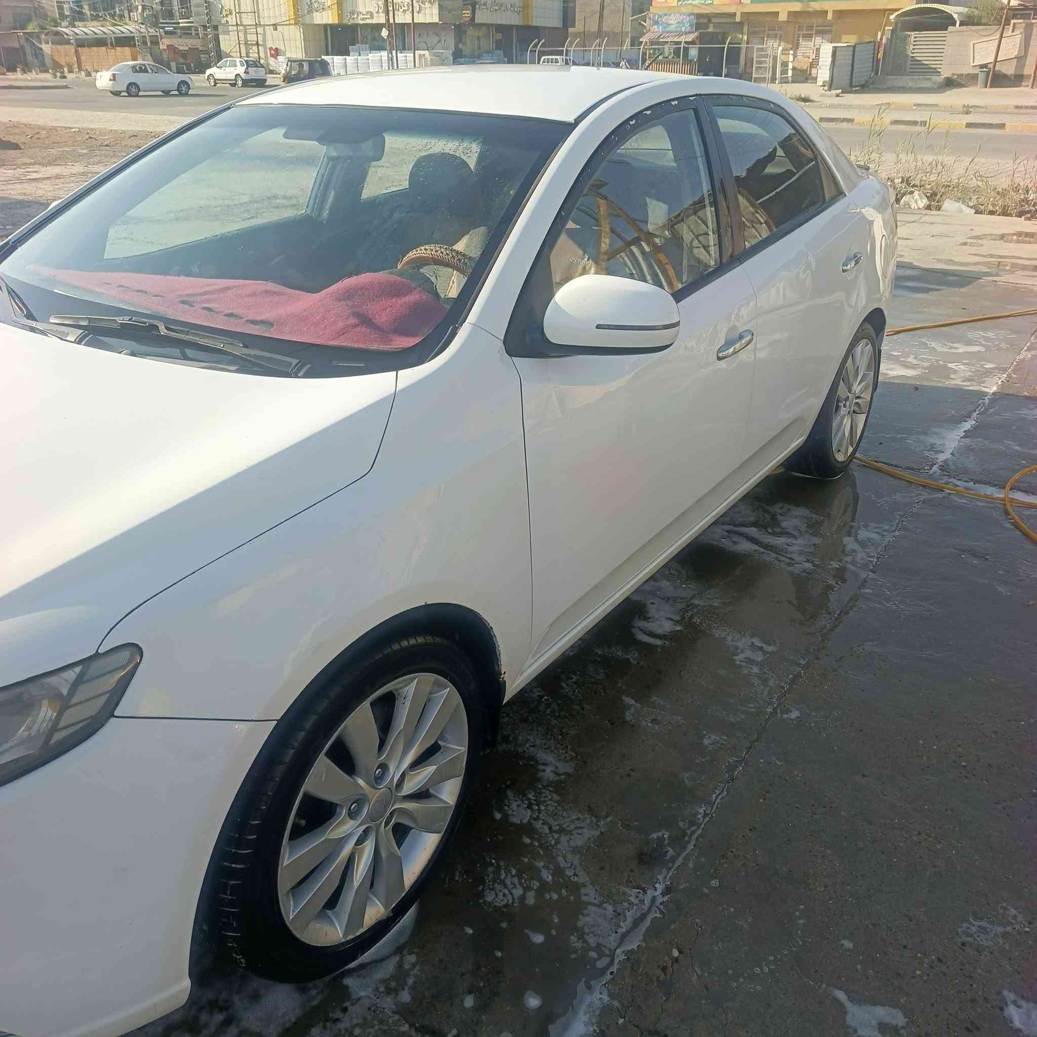 السلام عليكم ورحمة الله سيراتو 2012للبيع  خليجي كلشي شغال بيها صبغ قليل الشراي يتصل السعر 70قفل
‏‪***********‬‏
