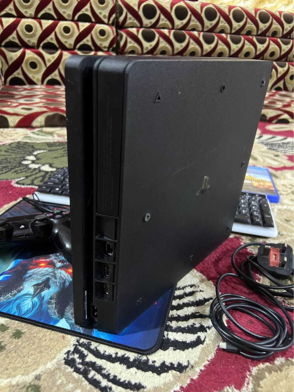 سلام عليكم بليستيشن 4 سلم 500GB اخو الجديد لامصلح ولامفتوح شرط فحص وضمان 
الملحقات : 
جوستك اصلية مع كابل شحن 
كابل تشغيل البلي
كيبورد RGB ماركة JEQANG
ماوس RGB ماركة JEQANG
باد ماوس 
مع اقراص عدد 3
1- كول اوف ديوتي بلاك اوبس 
2- ببجي ستيم 
3- كريتوس جزء 4 
وبي حساب موضح بل صور بي هواي العاب مملوكة ابرزهن 
My First Gran Turismo1-
 EA Sports FC 26 
eFootball 26 بيس
  EA Sports FC 25
Gravel Demo
The Crew Motorfest 
البلي شرط لامصلح ولامفتوح تجي تفحص والك بي ضمان مكاني البصرة الجمعيات ***********
السعر 265 البصرة, العراق
