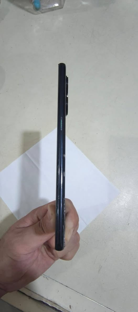 سلام عليكم للبيع. اوبو رينو 9 5G
جهاز مبدل شاشه اصليه وكاله 
جهاز ويا شاحنه ماركه انفنكس فقط 
جهاز ضهره مفطر مثل ممبين بصور 
جهاز سعره 215 الف بي مجال شي بسيط 
مكان الجهاز بغداد /اليوسفيه لل استفسار واتس اب ***********
