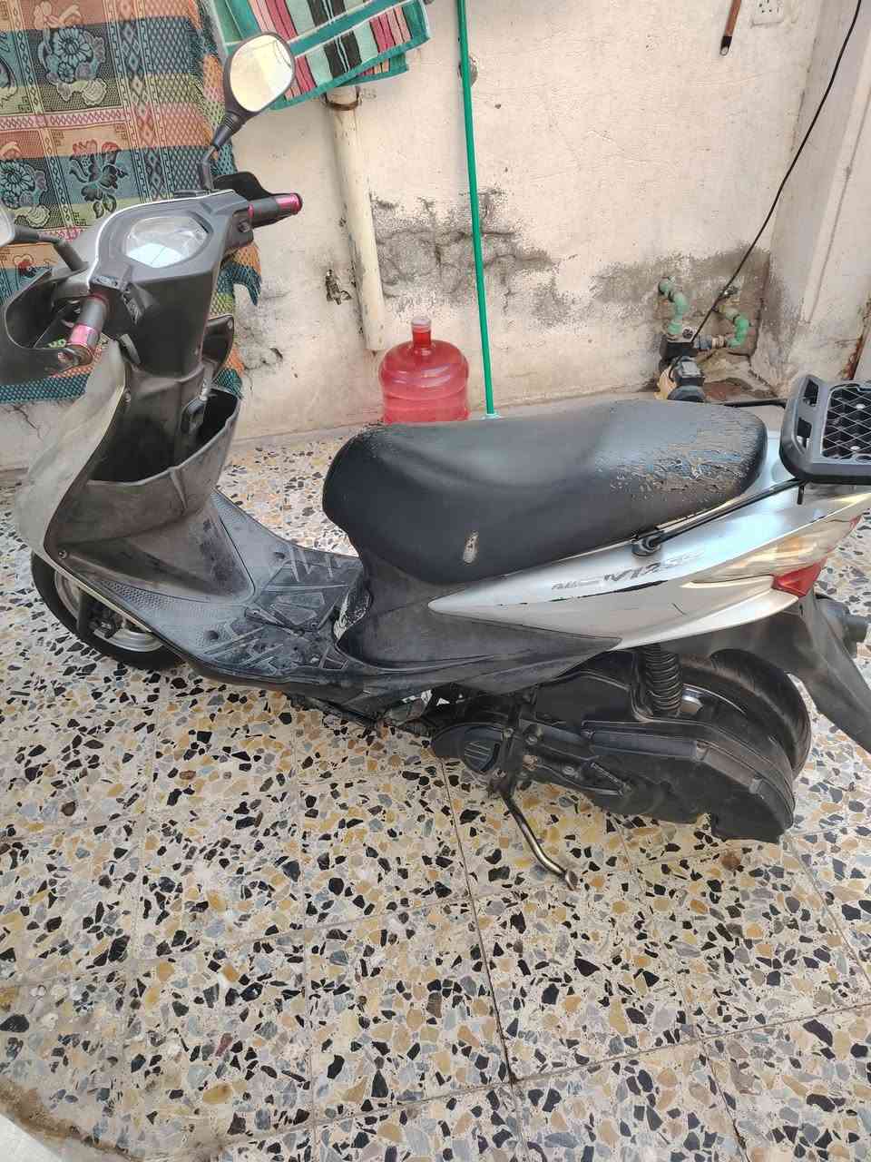السلام عليكم ادرس ياباني للبيع مكينه ناعمه خير من الله تايرات جديد كهربايات شغل سعر 400رقم ***********
