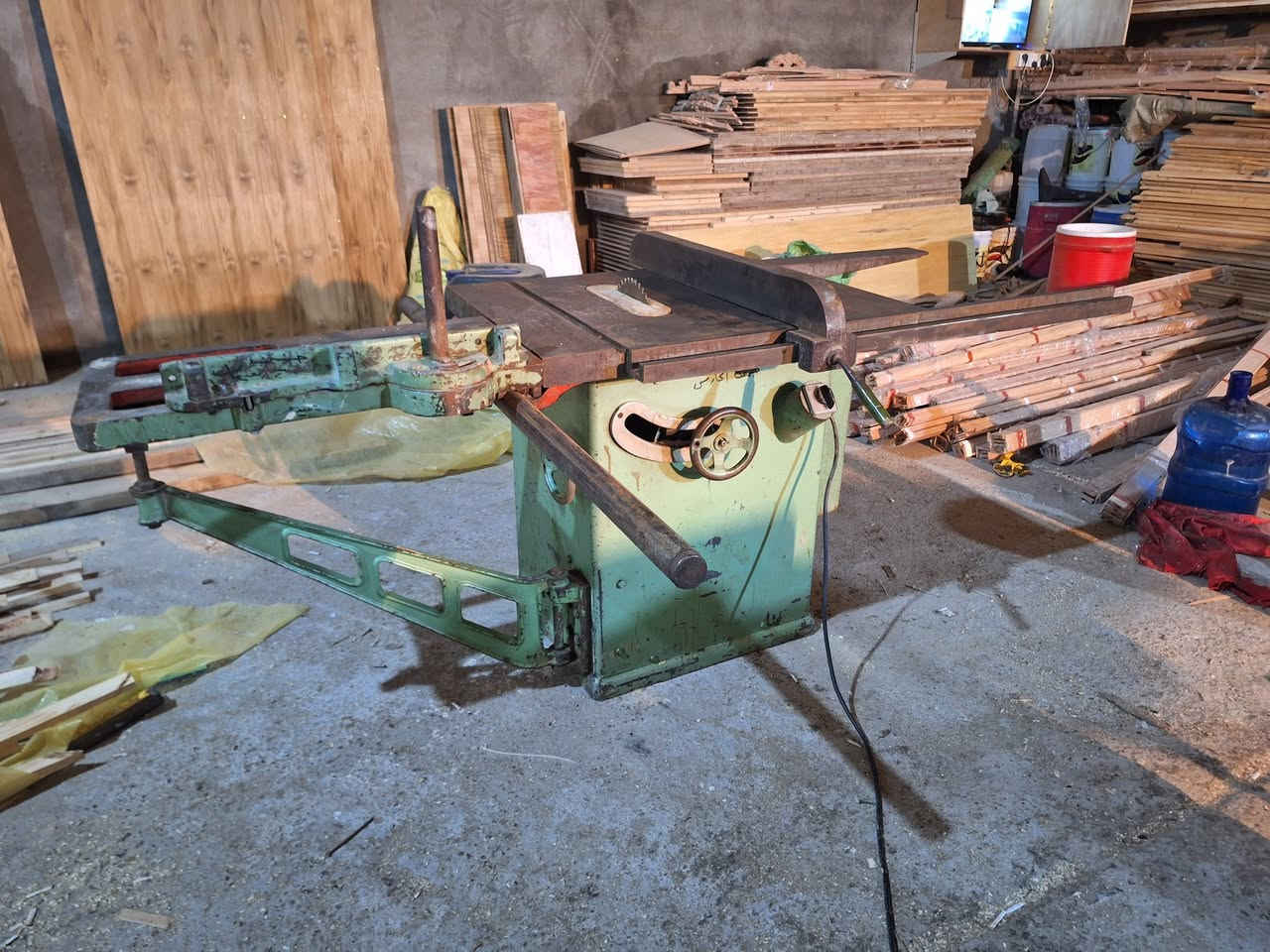 منشار تركي سلايت قياس واحد متر*********** العماره المجر الكبير
