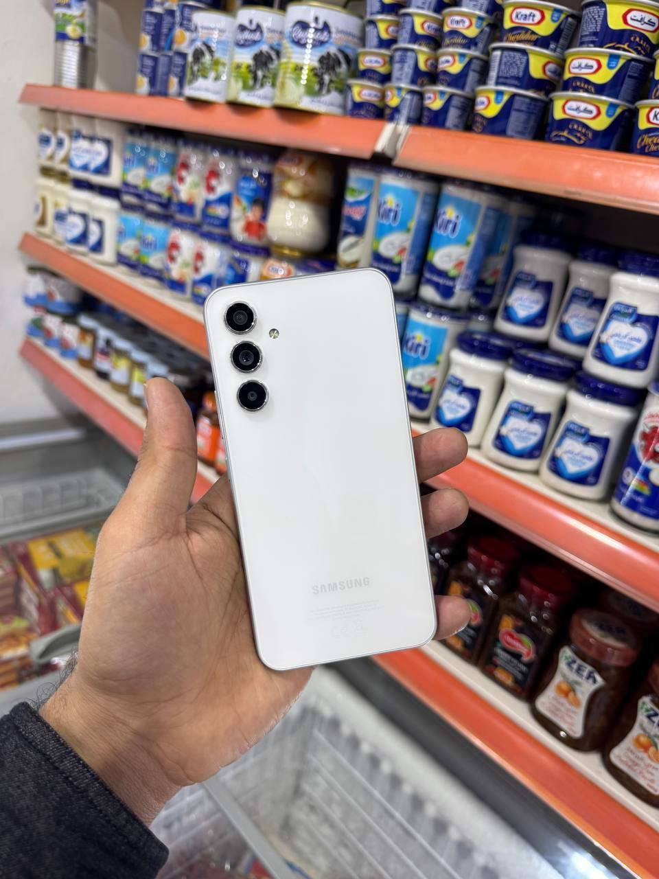 سامسونج A54 5G ذاكرة 256
السلام عليكم للبيع سامسونج A54 5G ذاكرة 256 عشوائية 16 جهاز نضيف كلش مامتعوب جهاز مواصفاته قوية كلش معروفة من سامسونج ملحقات فقط كيبل شحن اصلي السعر 250 الف وبي مجال مكاني البصرة ***********
