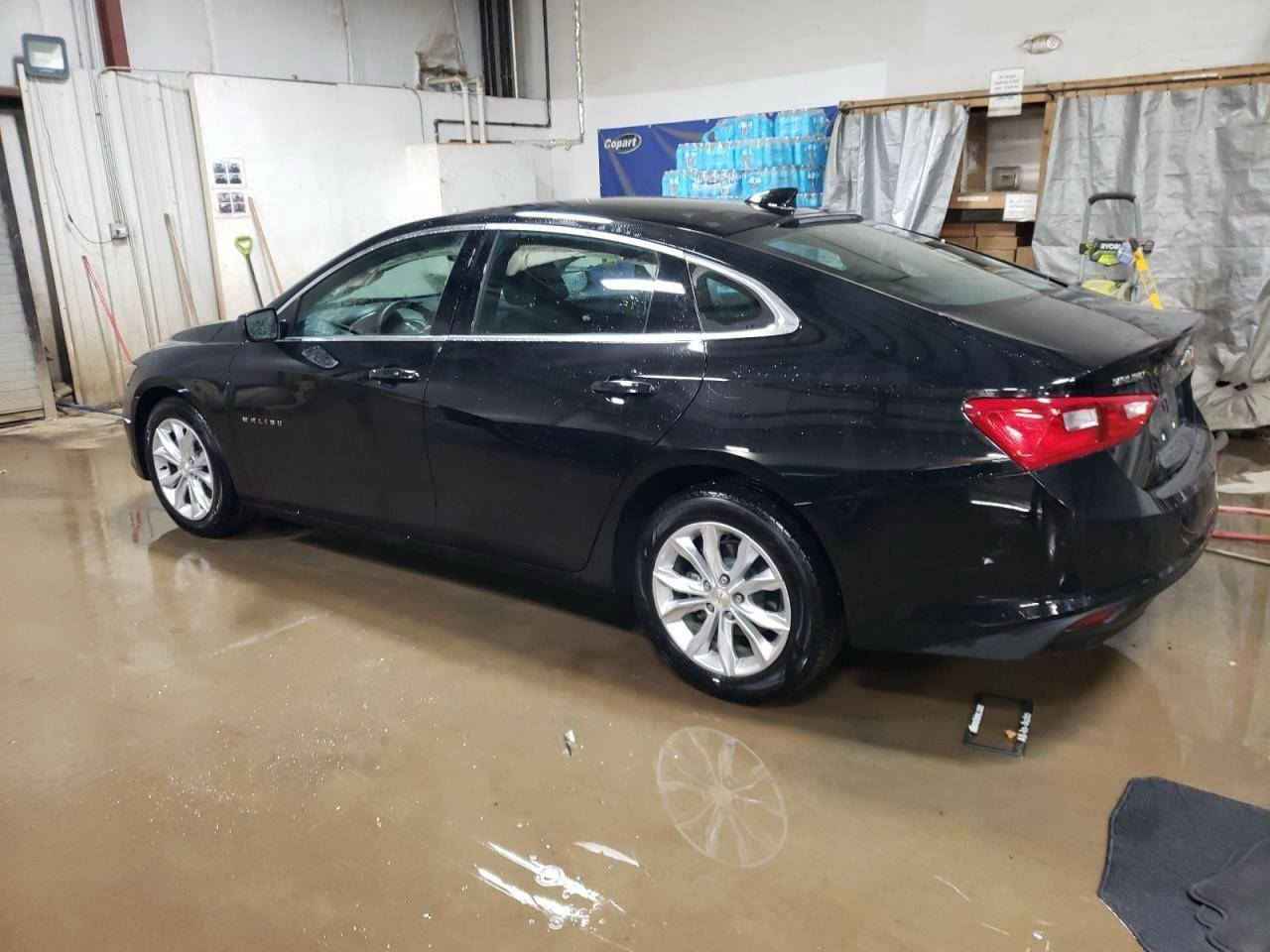 سلام عليكم 
ماليبو 24 للبيع LT 
سيارة فول ماعدا البانوراما 
حادثها موضح بس باب ومبدل نفس اللون والباب القديم موجود ( اخت الكلين ) 
مابي اي نقص 
تراي من الشمال للبصرة 
ماشية 29 الف ميل 
رقم كربلاء معوقين 
مكان السيارة كربلاء  
***********
