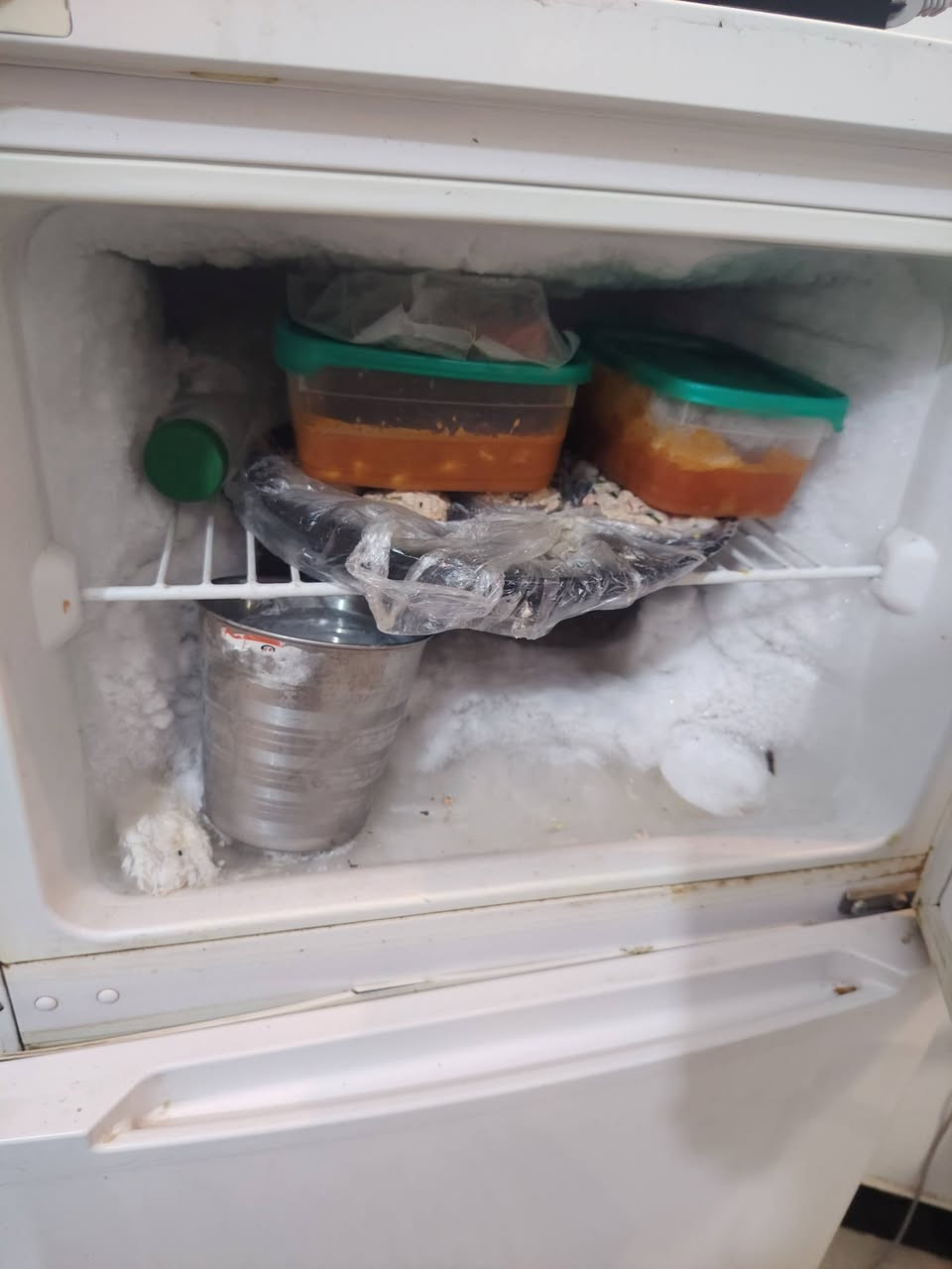 للبيع 75 نظيفه وبيها مجال رقم تلفون ***********
