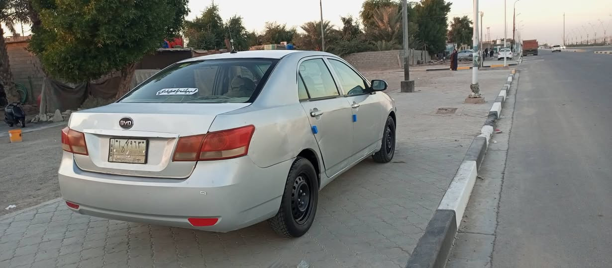 السلام عليكم بي وايدي مديل 12 رقم ميسان مكينه وكير كورله جدد حداديه جديده تخم تاير جديد تبريد ثلج السياره جاهزه من كلشي اي نغص مابيه ضربه مابيه السنويه منتهيه مكان البصره الزبير الشراي يتصل *********** السعر 38
