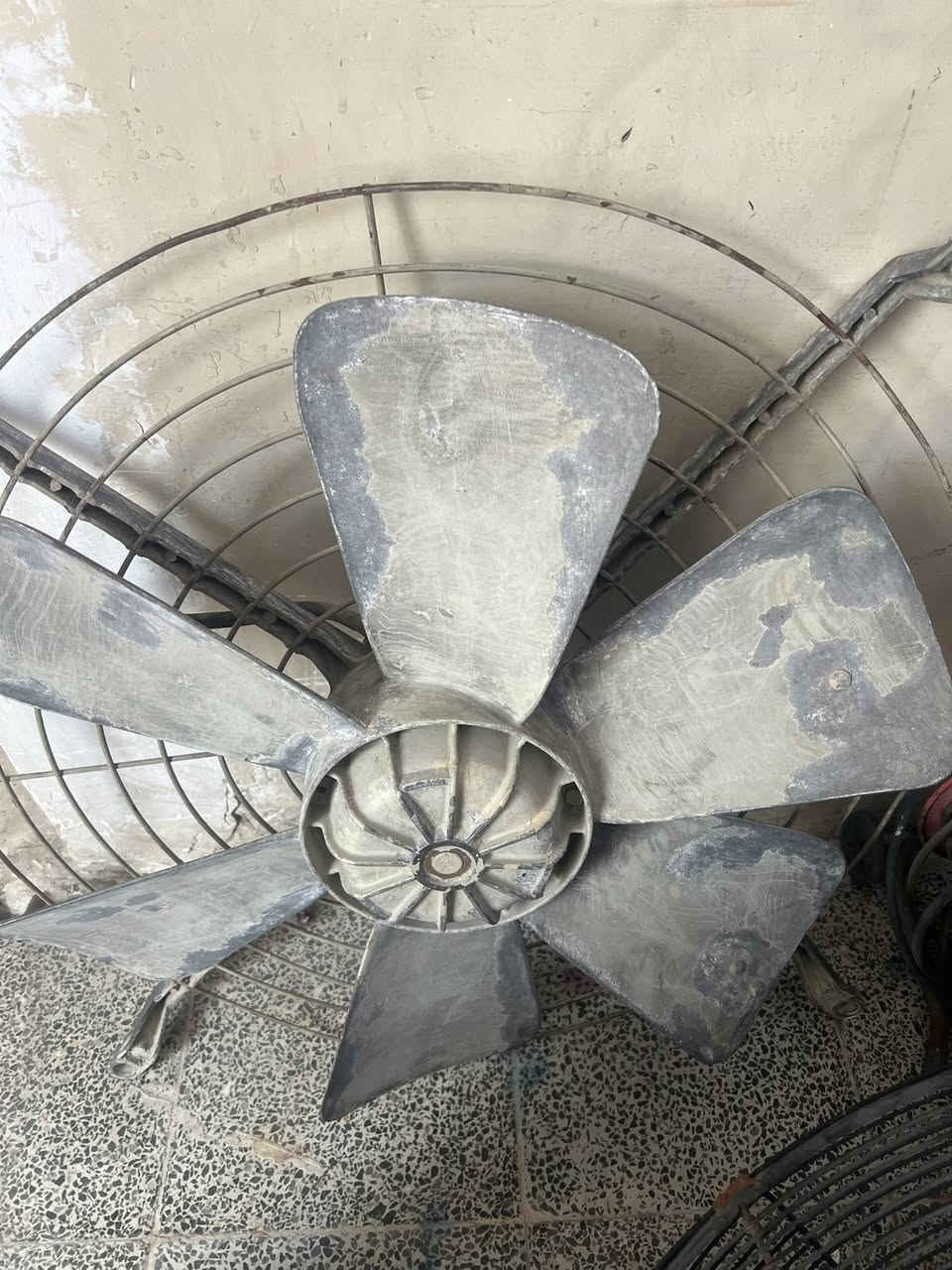 سلام عليكم مفرخات عدد 2ثري فيز ترهم للمولدات للجملونات للبرادات مكاني بغداد الرقم ***********سعرهن سوة 150الف
