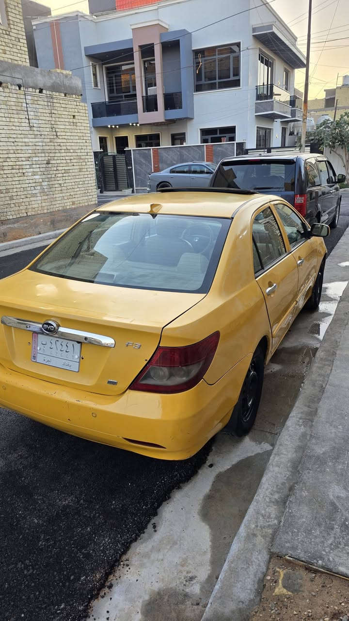 سلام عليكم 
بيوايدي f3  كير عادي ٢٠١١ المقدس سلايت حساس خلفي مكينة لانسر  ياباني مو مكينته الي تجي ماليزي مقلدة لا الياباني ومكفولة سيارة مصروف عليها هواية تخم تاير جامة امامية جديدة بلكات فيتبم مشط ستيرن بور ستيرن ياباني  كمبريسر تبريد فريز ياباني كلة جديد تبريد شرط ثلج ومنضومة كلها جديدة علفحص صدر امامي جديد سيارة بيها نقوصات بسيطة وجاهزة للشغل بأسمي سنوية جديدة فقط تستلم لوحات الجديدة  هيئة بحث مصفرات تستلم صافي السعر ٤٧ ورقة المكان بغداد / البياع  السيارة بلادية مابيها ضربة صبغ فقط داير مصلح . 
***********
