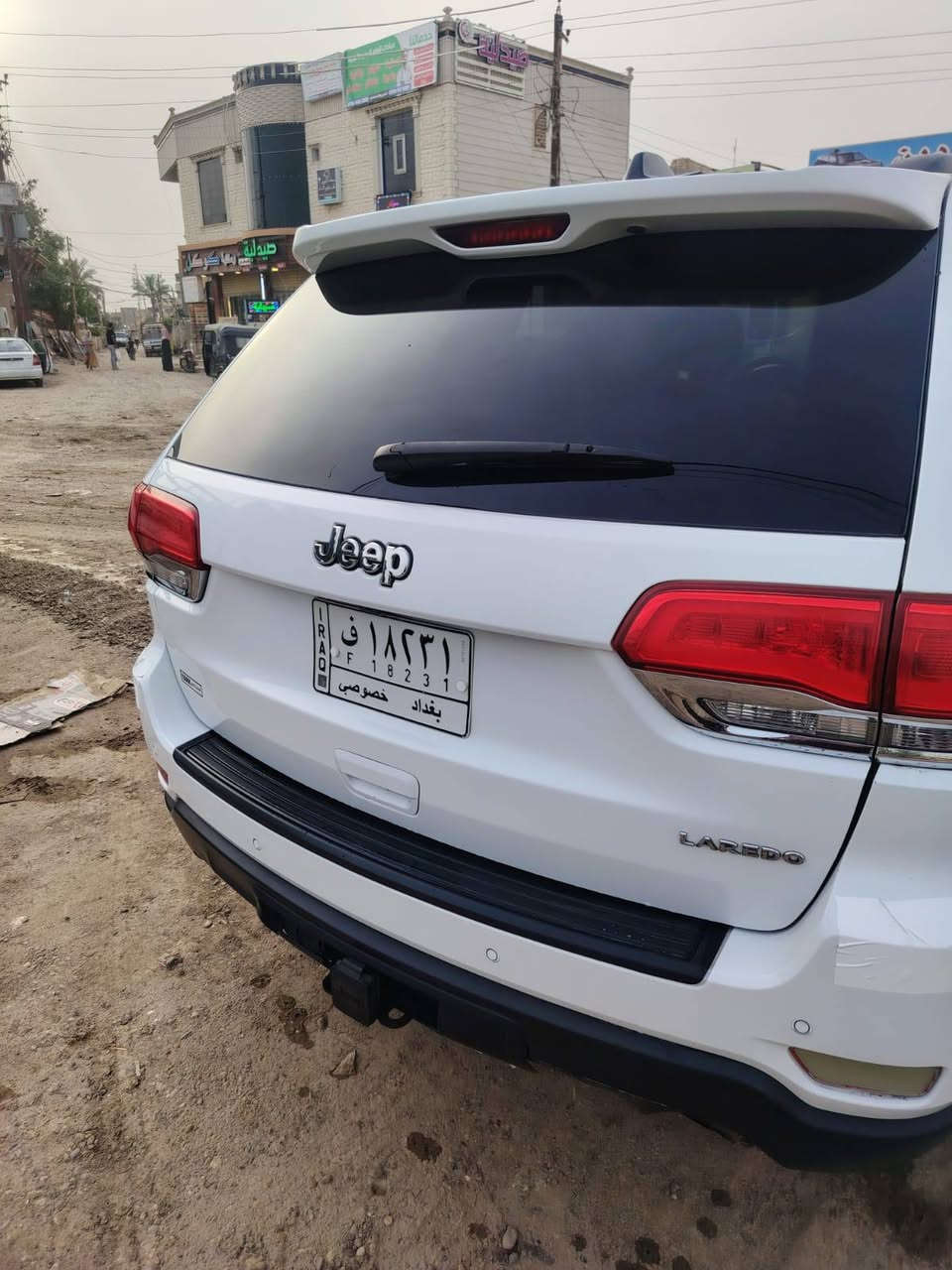 للبيع جيب ٢٠١٧ صور حادثها موجودة بلمنشور
سعر مناسب ١٦٨ وبيها مجال للشراي 
مواصفات لاريدو 
بصمة شاشة شفتات ستيرن 
لايتات زنون اطفاء ذاتي حساسات 
تشغيل عن بعد 
مكاني بغداد حي الاعلام 
***********
