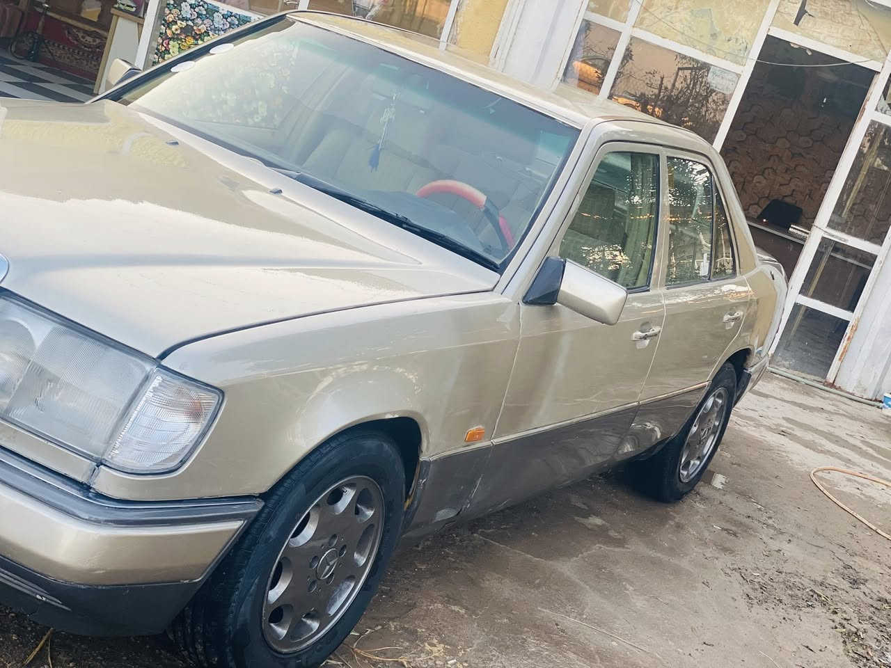 مارسيدس ١٩٩٠رقم بغداد مشروع وطني السعر ٥٥عنواني ذي قار الرفاعي ***********   ***********
