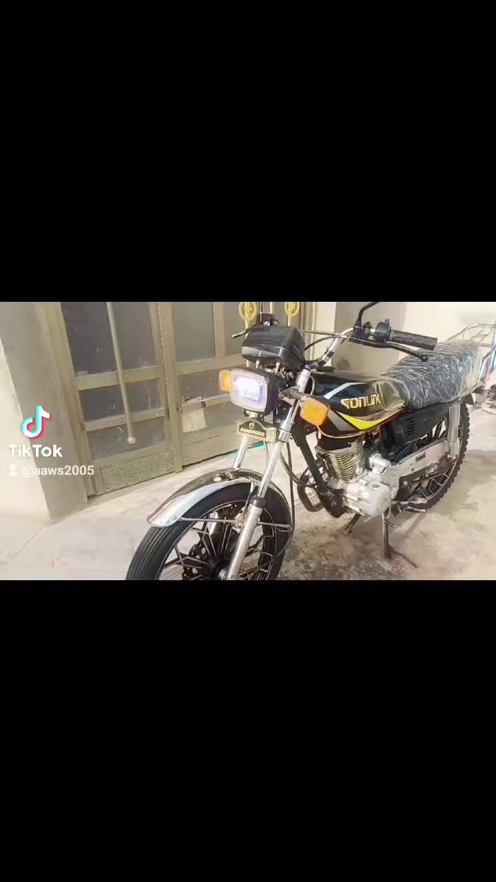 السلام عليكم ساڤين خمسه كير للبيع محرك شرط لاصرف لابخار كهربائيات كلها شغال سلف لايت باتري جديد تايرات جديد ماطور مابي عيب سعره 350 الف بي مجال قليل مكاني كركوك ***********
