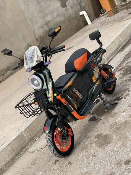 سلام عليكم دراجه شحن x900 خمس بطاريات  الكبار موديل2026 4سرع ..بلاتوث..بريكات امامي خلفي هيدروليك ولدات ابيض واصفر زنون وبي نضام  Rوانذار سرقه 2سويجات+ كارت بصمه وصارلي شهر من اخذته  دراجه نضيفه كلش ماشي قليل السعر500بي مجال قليل كلش الشراي يتصل مكاني جلولاء ***********
