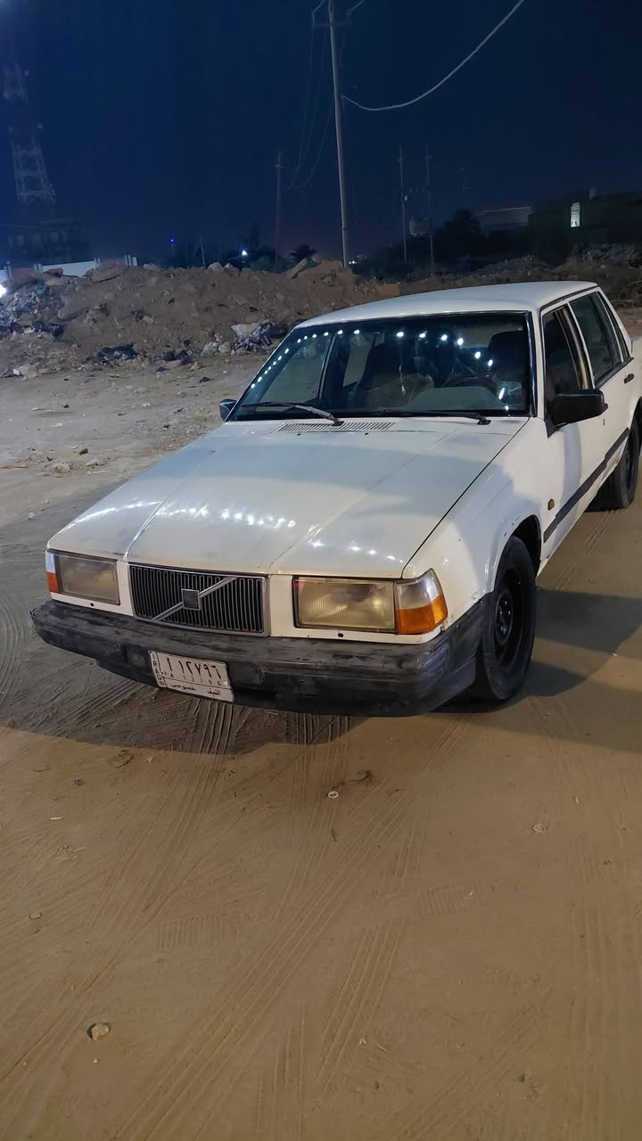 موديل ٩٢ رقم نجف حجم ٧٤٠ كير ومكينه بلاديه سياره خير من الله ب٣٠ وبيه مجال *********** مكان السياره نجف
