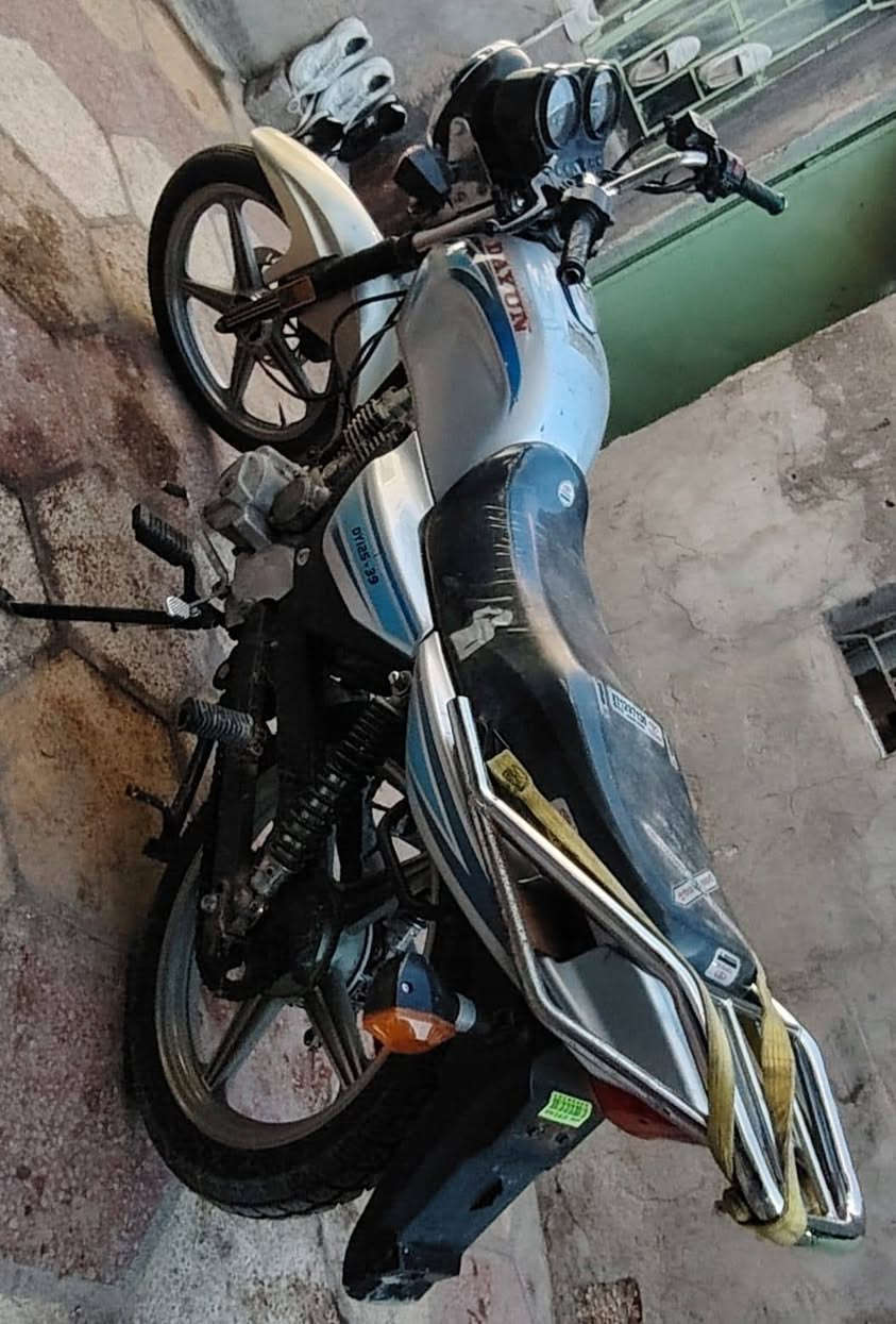 سلام عليكم
دراجه دايون موديل ٢٠
اوراق اصولي اصولي دراجه مفتوحه مره وحده 
سعر 850 وبيها مجال
***********
كربلاء حي الحر
