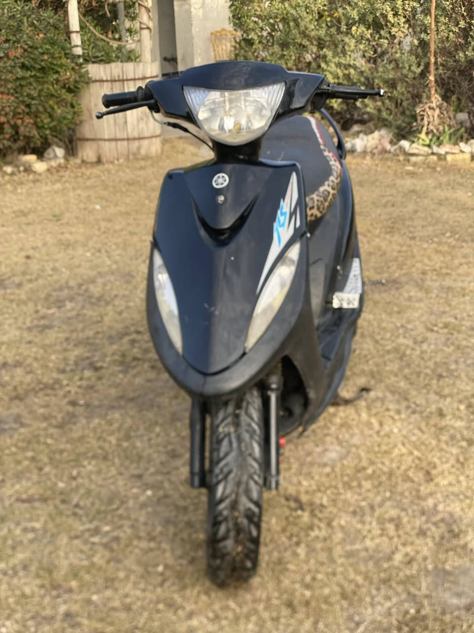 السلام عليكم دراجه للبيع ماكس عدله شغاله مابيها اي نقص  السعر ٤٥٠ الف وبيها مجال حك الجيه عنواني البلديات رقم الهاتف ***********
