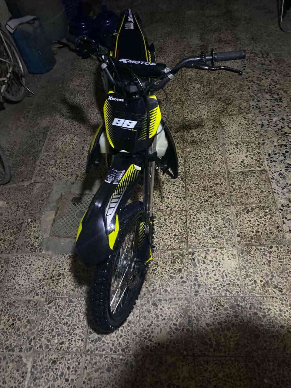 السلام عليكم قفاز موديل ٢٠٢٤ رقم وسنويه الدراجه مكفوله من كلشي برغي ممفتوح بيها المكان بغداد الزعفرانيه السعر مليونين و٢٥٠ للأستفسار *********** 

ملاحضه: الدراجه بيها دبل امامي گايم وبولبرن مال تاير تصليحها ميعبر ال٥٠ الف.
