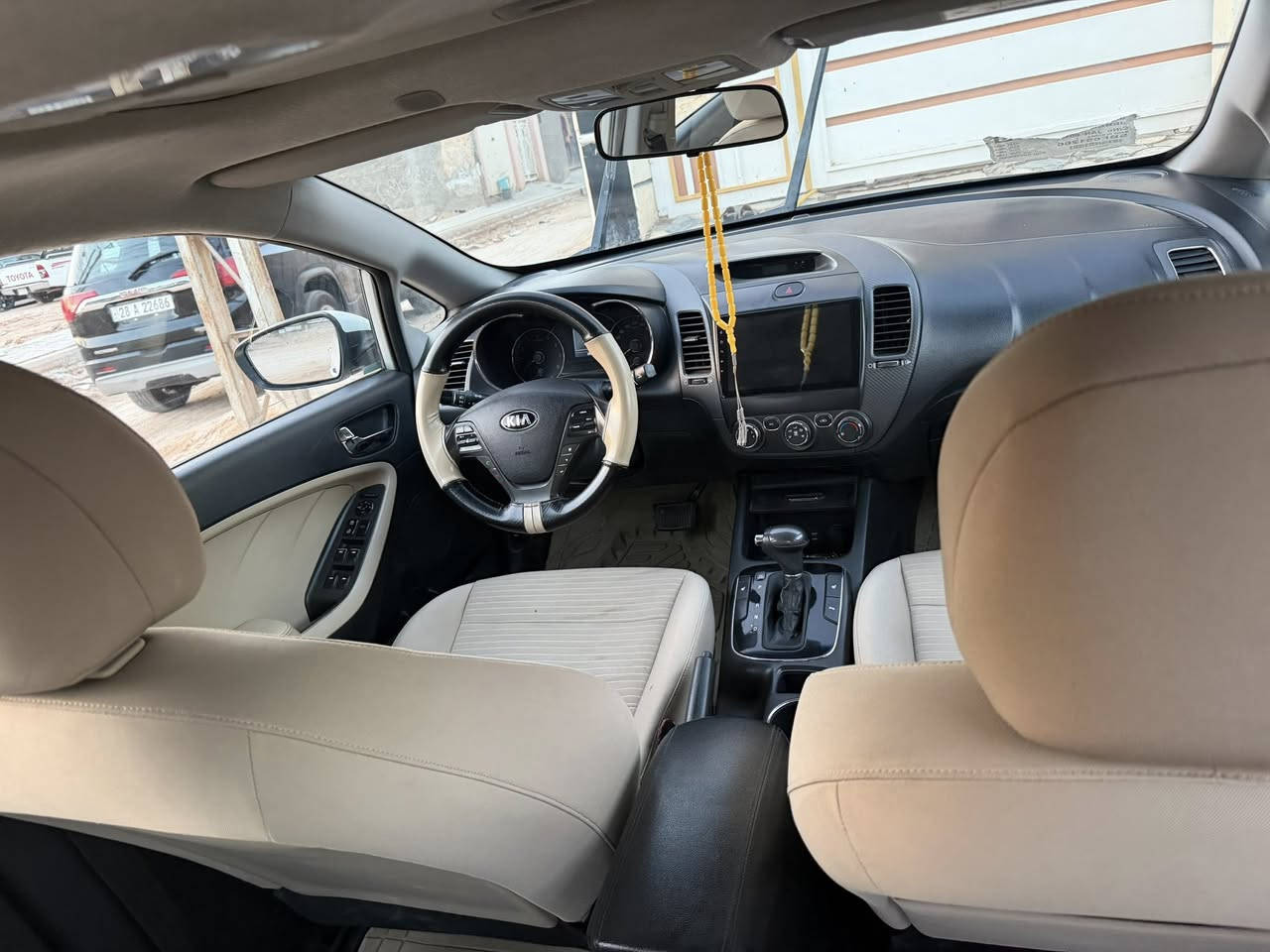 السلام عليكم
سيراتو 2018 مكفوله كفاله عامه من كلشي

محرك 2000 / سلايد روف / تحكم ستيرن / كاميرا / حساس خلفي / لد امامي / مري شفط / اشاير بالمري / يدات نيكل 

كير محرك تبريد صدر كلها كفاله

‏كشنات تدفع تبريد 

‏السعر خاص

مكاني النجف

***********
