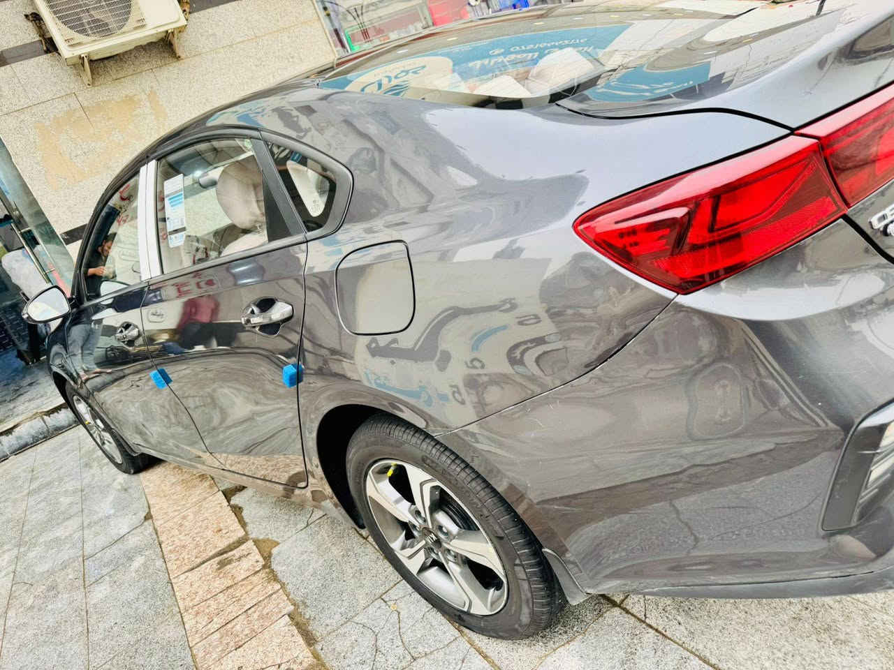 سلام عليكم
سيراتو موديل 2019  رقم مثنى حره مداور ثاني يوم ...

سياره مكفوله صبغ فتح تبديل ...بيهه فقط دحجه اباب السايق

مكينه 1600 شرط ....سياره نضيفه نص فول كويتي ماشيه 84 

للاستفسار الاتصال عل الرقم  ***********
