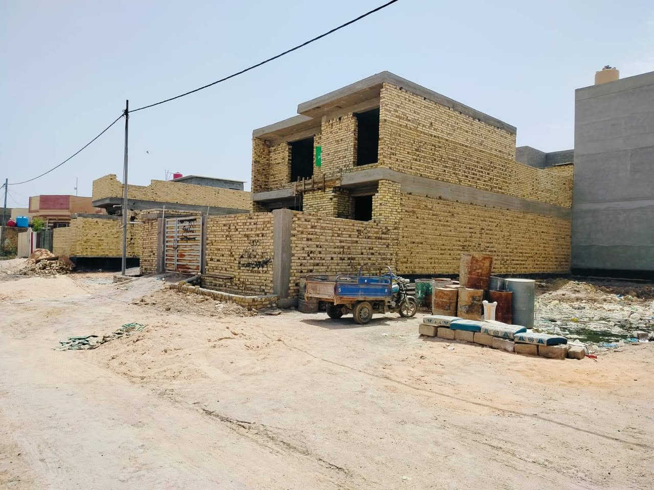 للبيع هيكل طابو صرف مساحته ٢٠٠ متر ثاني قطعه عن شارع ٢٠ التبليط مال المدارس
طابقين بلورديه خلف مستشفى الكفيل 
السعر ١٣٠ مليون وبيه مجال 
الاتصال على رقم 
***********
