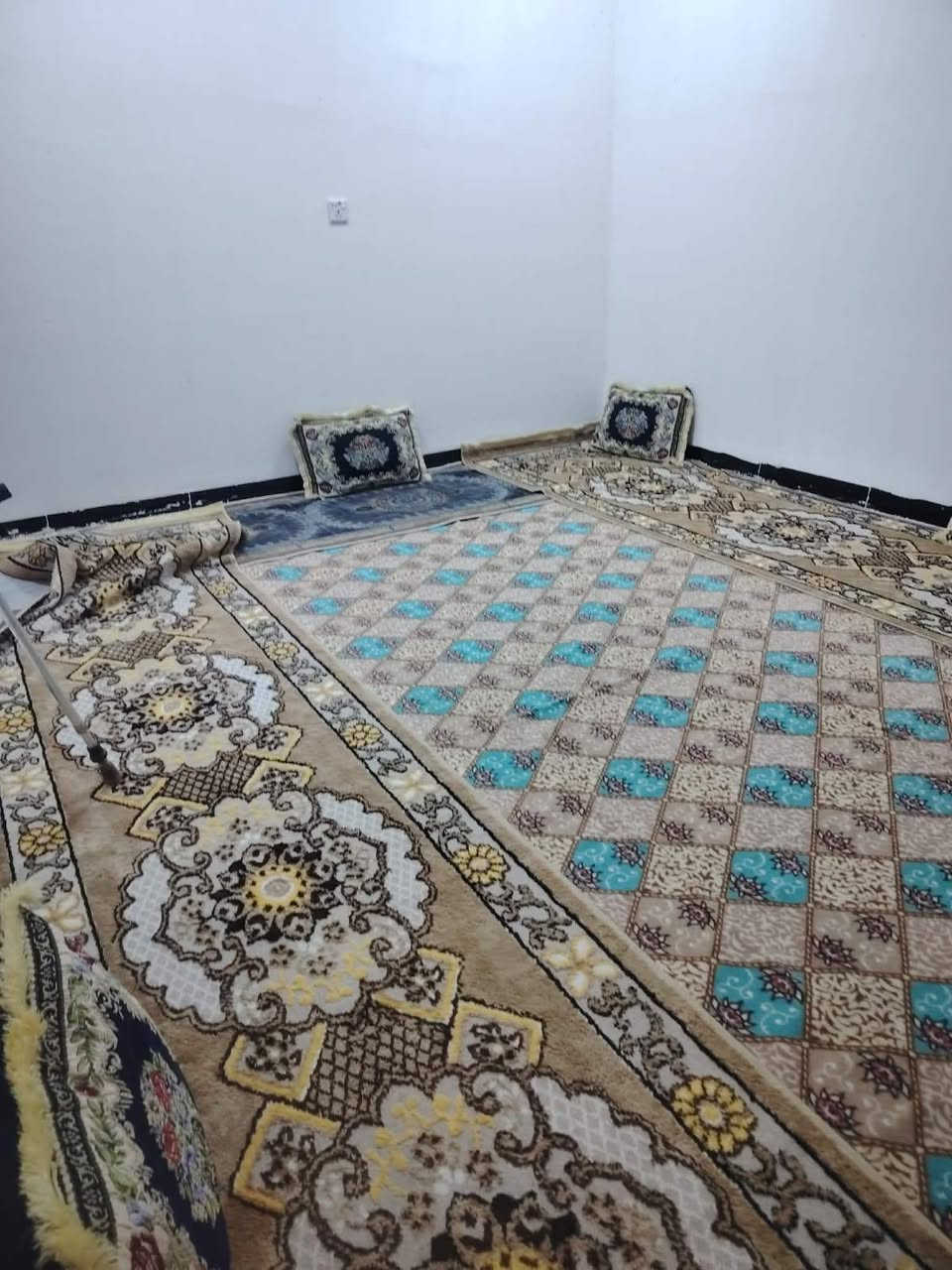 على بركة الله تعالى 
يتوفر دار للبيع طابو زراعي بمساحة 130م مربع 
الموقع ام عردة قرب محل اعلاف بركات المصطفى 
يحتوي على غرفتين وصاله ومطبخ واستقبال 
البناء طابوق عگادة جاهز للسكن 
السعر  40 مليون بي مجال بسيط 
للاستفسار الاتصال على الارقام التاليه 
 ***********  ***********
او زيارة مكتبنا المجاز رسميا في قضاء المشخاب 
 شارع القادسية حي الضباط مدرسة الذكوات الأهلية القديمة
