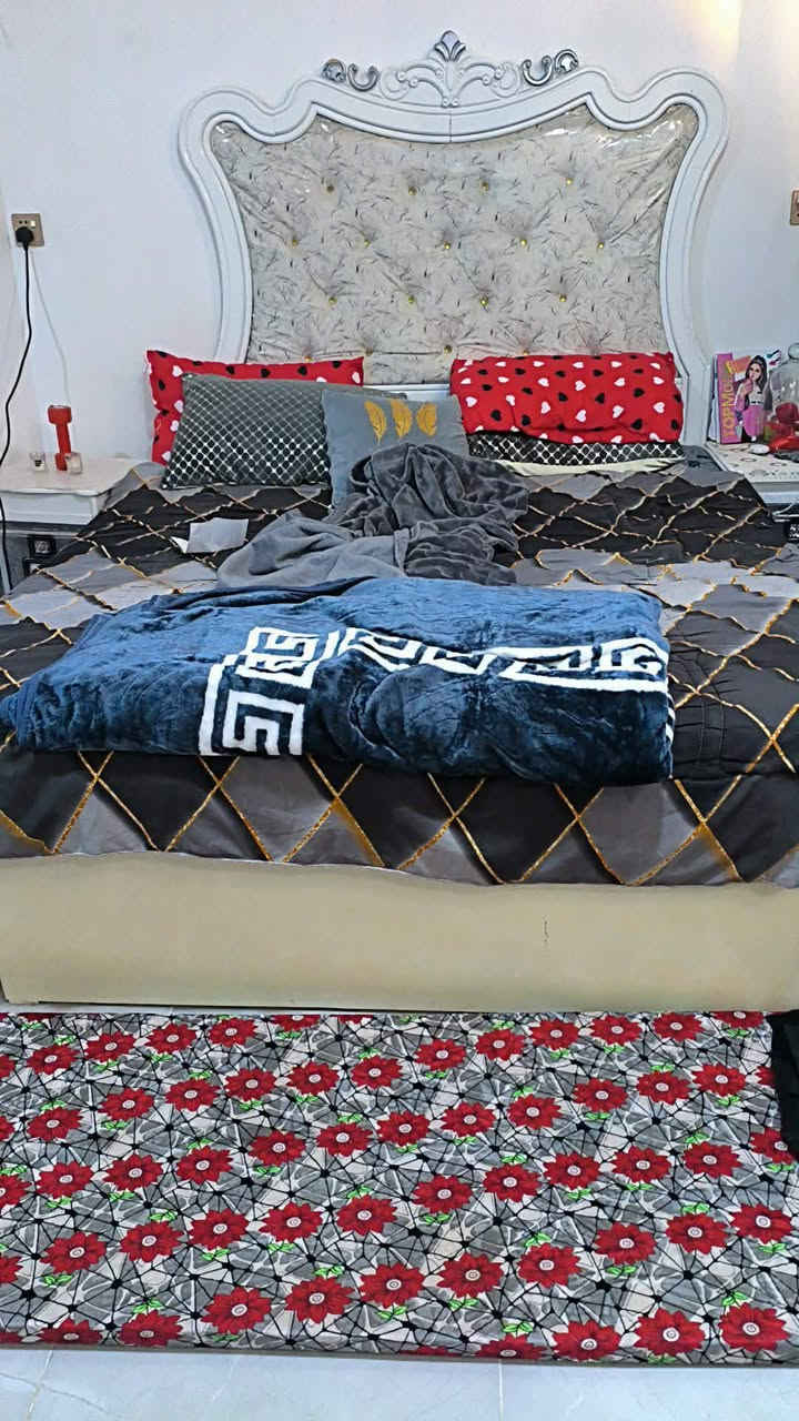 يا الله سلام عليكم غرفه اخشاب خشب عراقي بس ديكور تركي  غوفه جديده تخبل صارلي شهرين من اخذته ومتوازي عله بسعته ال900الف وبيه مجال 13 قطعه


**إذا كنت صاحب هذا الإعلان وتريد حذفه لأي سبب، رجاءا أرسل رسالة إلى الدعم الفني**