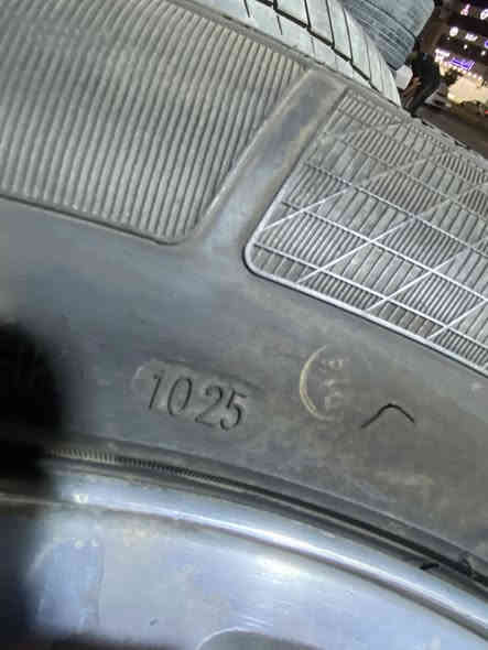 للبيع او مراوس
تخم ويل كب تاهوLTZ حجم20 اصلي
مع تخم تاير انتاج25 كابسن زيرو
السعر والتفاصيل اتصل وتدلل
***********
