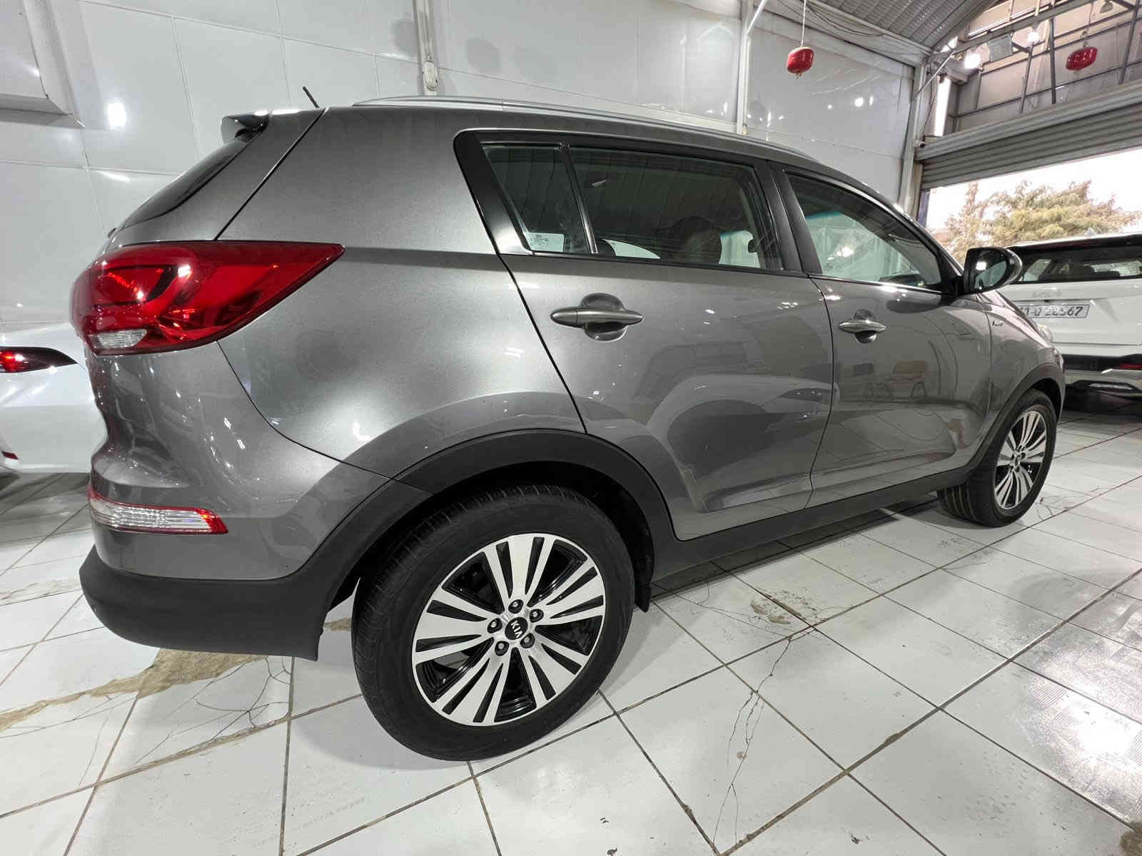 سبورتج خليجي 2016 🔥🔥🔥
ماشيه 83 الف كيلو 

محرك 2400 دوووش

فور ويل 

صبغ ربع بنيد بدون دواخل 

بارد في الصندوق صغير فقط

العنوان بغداد الكريعات معرض الماسه 

للاستفسار على الرقم 

***********

غير متواجد على الخاص
