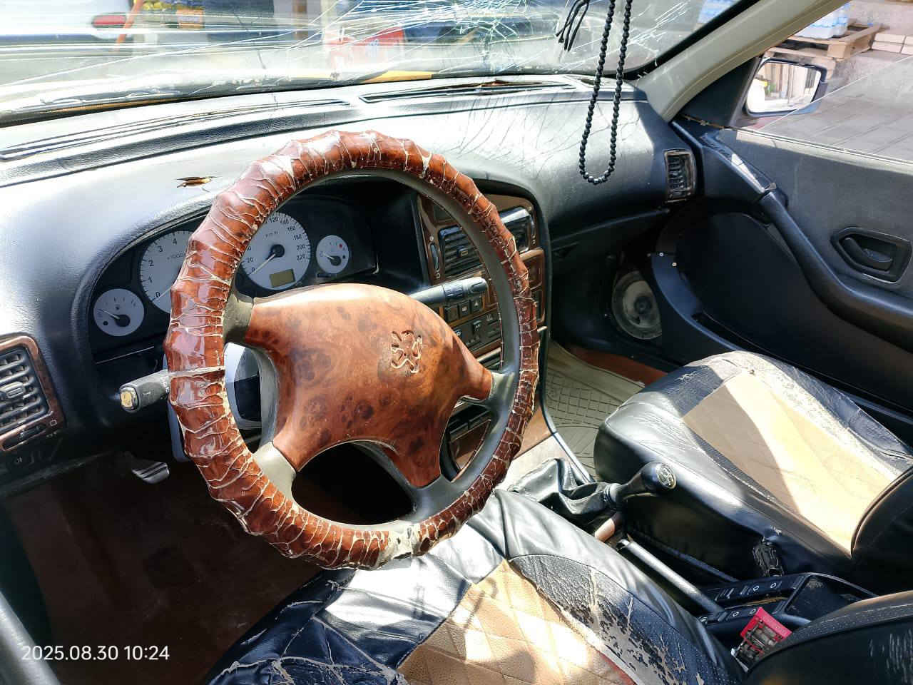 سلام عليكم بيجو البيع موديل 2011 سعره 15 مكاني ناصريه شطره ***********
