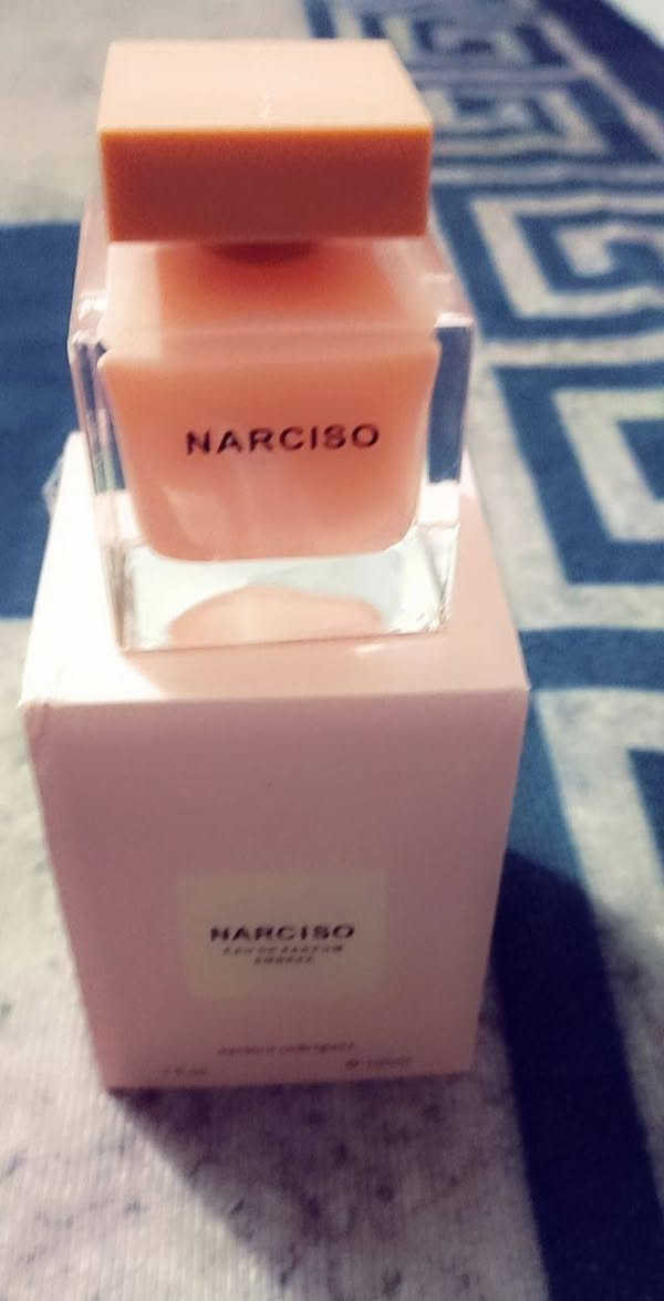 ادعموا مشروعي البسيط لتوفير دخل مادي لعائلة عطور نسائية رجالية ثابتة وسعر مناسب ***********
