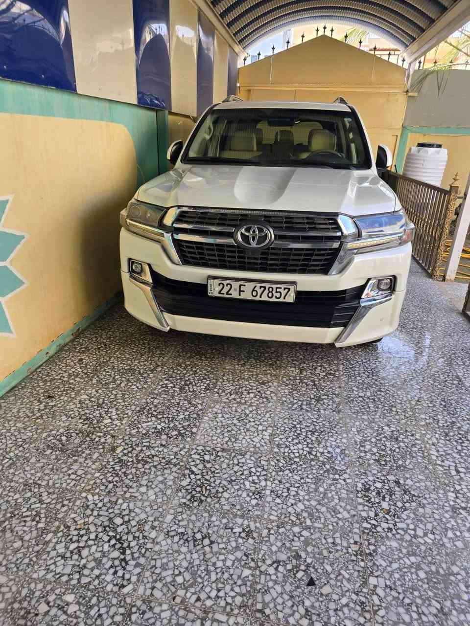 سلام عليكم لاندكروز موديل 21 شركات 
ماشيه 100الف كفاله عامه فقط  دعاميه خلفيه
فول مواصفات جلد.فتحه.بصمه.شاشه كامره خلفيه كرسي كهرباء
محرك ، 6سلندر السعر485 بيها مجال لشراي
رقم ***********
