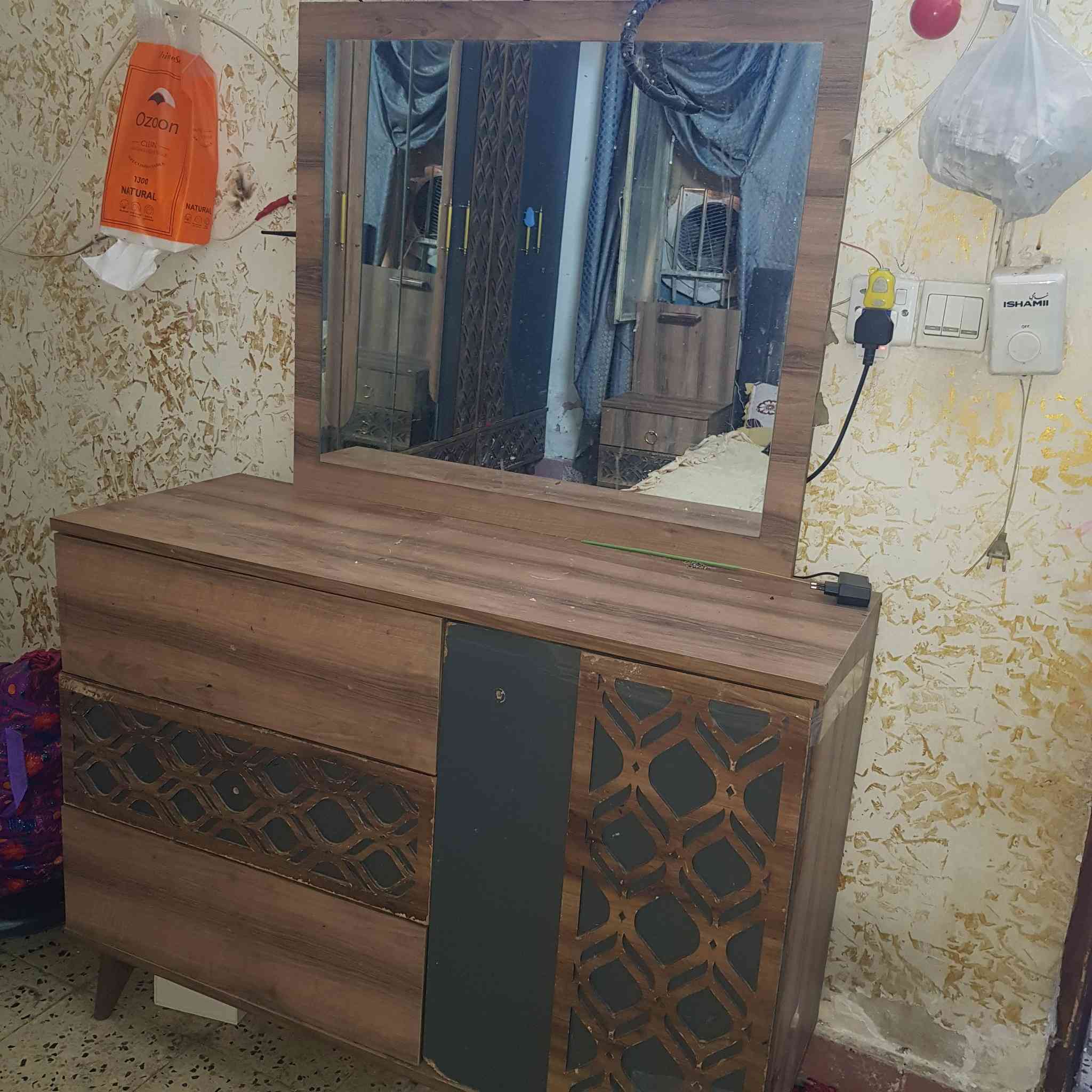 غرفه نوم استعمال قليل السعر ٣٥٠
مكاني بغداد للتواصل ***********
