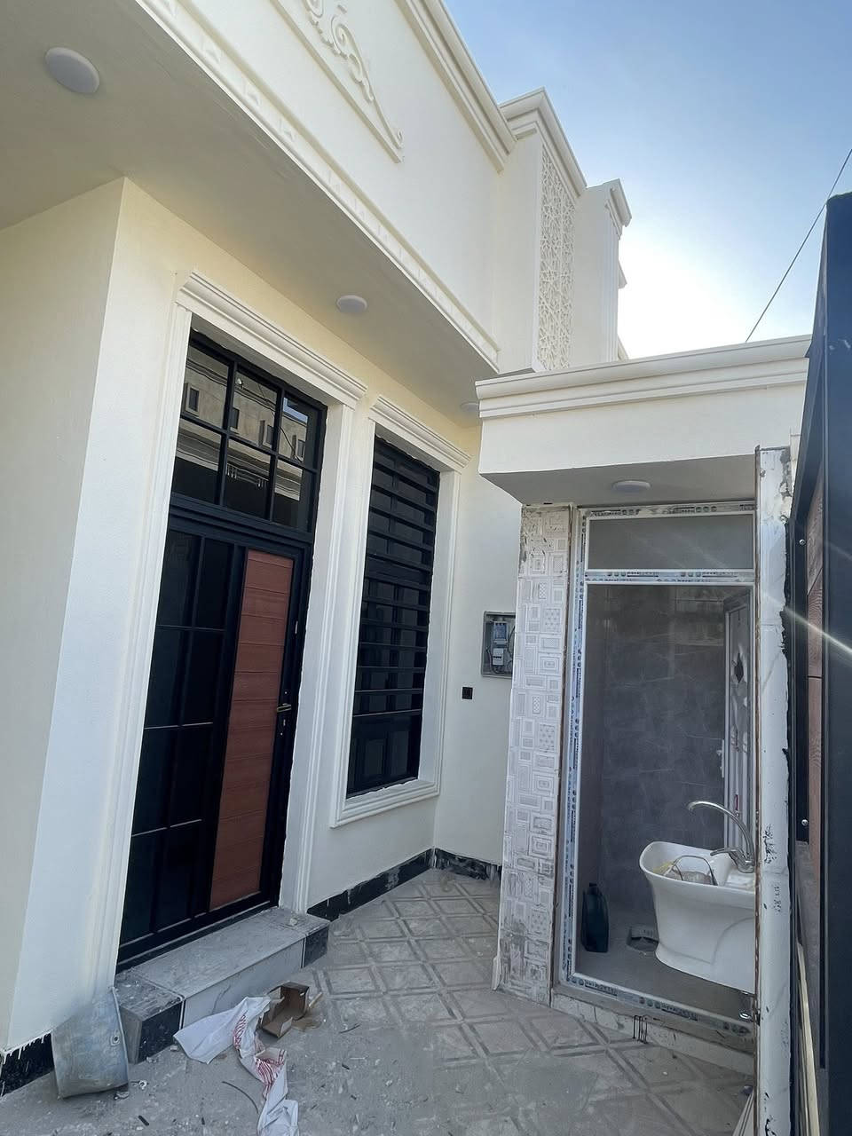 بسم الله الرحمن الرحيم مشتملات عدد ٢ طابق واحد فول شقل درجه اوله طابوك حايط من فصل جدار سيراميك ارظيه بورسلين مجاري ماي فول نوازل ٢ انج ماء سبعتلاف قريبه عل شارع تبليط ١٣ موقع مميز سعر الواحد ٨٥ مجال بسيط الاستفسار عل ارقام ***********/***********
