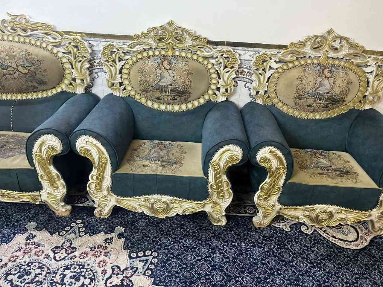 تخم  ملكي للبيع
السعر 325 وبي مجال
***********
مكاني بغداد المشتل
