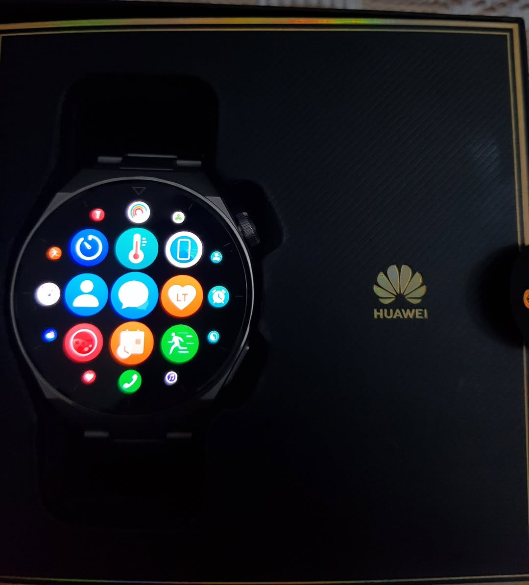 للبيع ساعة Huawei Watch GT 3 Pro Titanium Edition
الحالة: نظيفة جداً واستعمال خفيف
اللون: تيتانيوم فخم وأصلي
البطارية ممتازة وتدوم فترة طويلة
الساعة بيها مميزات هواي مثل:

* قياس نبضات القلب والأوكسجين
* مقاومة للماء
* استقبال المكالمات والاشعارات
* شاشة AMOLED واضحة وفخمة
* مناسبة للرياضة والاستعمال اليومي

السعر: ٣٠٠ ألف 
المكان:نجف
للتواصل على الخاص


**إذا كنت صاحب هذا الإعلان وتريد حذفه لأي سبب، رجاءا أرسل رسالة إلى الدعم الفني**
