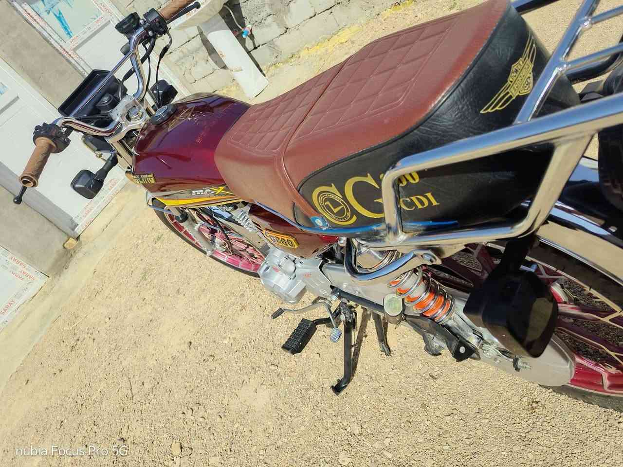 دراجه سيفان 2025 اوراق ومنفيس الدراجه قبل شهرين مطلعها من المعرض برغي ممبدل بيها انظف من الصورة غير متواجد ع الفيس فقط واتساب او اتصال ***********
