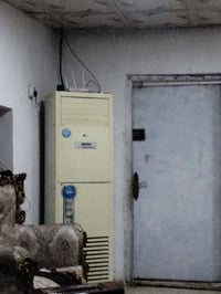 عندي كنتوري 3طن مديا نوعيه سعر 450بي مجال شي قليل 07801621095