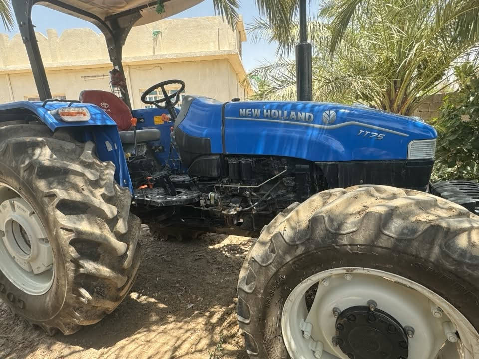 انيو هولند موديل ٢٤مشتغله ٣٥٠ساعه حجم ٧٥للبيع جنت شاد وراهه مرشه
لاستفسار ***********
