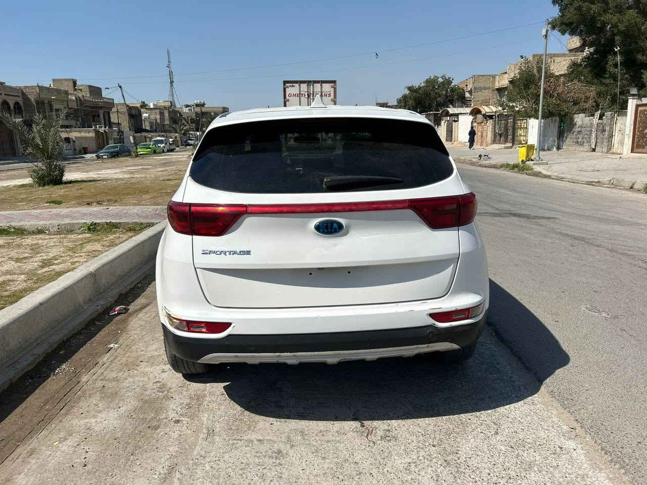 سبورتج موديل2019 وارد أمريكي الحادث جاملج أيسر فقط شبرين على البارد، محركgdi 2400 ، مواصفات بسيطة تخم تاير جديد حداديه محرك كير غير مفتوحات ، السيارة غير مرقمه وباسم المستورد أورق الكمرك والمرور كامله السعر 165 ورقة وبيها مجال للجادين فقط العنوان بغداد

رقم الهاتف ***********
