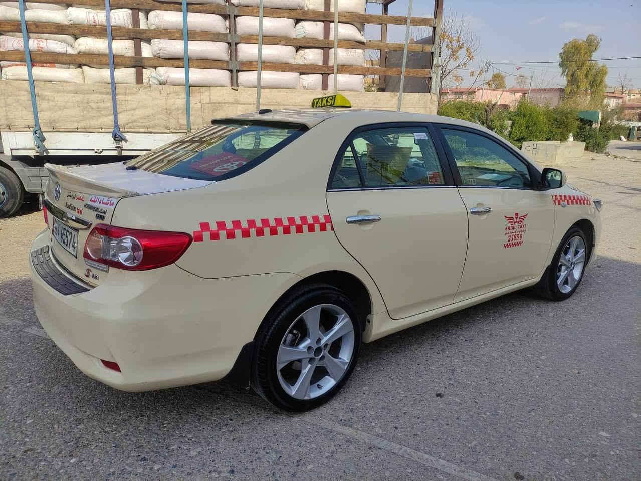 تۆیۆتا کرۆلا ٢٠١٣ 
 بیلاد تەکسی 
مەکینە گەورە
توماتیک ئاوێنە شەفت
تەبریت لەمس 
هەزەی ٢٠٢٧
فەحس نوێ
سەنەوی ٢٠٢٨ مانگی ٤ بەسەر دەچێت
گێر و مەکینە بە شەرت 
غەرامەو بەناو کردن بەشەرت
رەقەم باریک
گێچ تۆبز 
٢ جێ گچکە ساردە کوت
جێی باڵی سەر سندوق کەمێک قەلەم کاری هەیە
سعر ١٧٠ و کەمێک مەعمەلە أربيل, العراق


**إذا كنت صاحب هذا الإعلان وتريد حذفه لأي سبب، رجاءا أرسل رسالة إلى الدعم الفني**