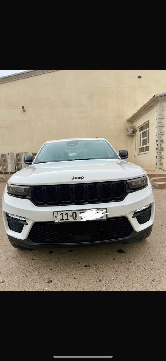 جيب 5 راكب 
الموديل : 2023 . (وارد امريكي) . 
المحرك : (3600)v6.
العداد : .(22000 m. )
رقم بغداد الجديد بأسمي تحويل ثاني يوم.
* رادار امامي مع مانع تصادم.
*مانع تصادم خلفي.
* شاحن موبايل وايرلس. 
* فتحة سقف
* دفع رباعي
* شاشه مع كامرة 
* نظام الخرائط (GPS).
* كير شفتات بالستيرن. 
* المصابيح الأمامية LED. 
*المصابيح الخلفيه LED.
* المقعد الأمامي للسائق كهرباء.
* حساسات خلفهية. 
* بلوتوث تلفون. 
* محدد سرعة. 
ضرر السيارة:نص بنيد صبغ معدل ع گد الضربة ومصبوغ والدعامية الامامية مالتها الأصلية مامبدلة وصور الحادث مرفقة في المنشور بدون ي ايرباك بدون ي دواخل.
باقي السيارة كفالة عامة ويوجد سونار.

وبيها مجال بسيط للشراي
للاستفسار الاتصال ع الرقم:***********
