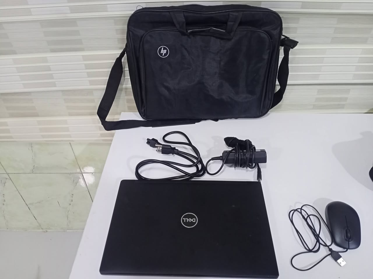 السلام عليكم ورحمه الله عندي حاسبه نوع dell latitude 7490  الحاسبه مستعمله استعمال قليل مواصفاته 
Intel core i7 8th gen 
Intel uhd 620 graphics
1920x1080شاشه حجم 14.0 انج 
شاحنه 65 watt 
رام 8gb  ddr4 
وياه جنطه وشاحنته الاصليه وماوس 
بس الابتوب بدون ssd يعني بس تركب عليه ssd وتشتغل طبيعي  

السعر 190 الف 
بس ماعندي توصيل يعني تجي تفحصه وتشوفه وتاخذه عنواني بصره قرنه بني منصور مزرعه جامع اهل البيت جهه المدارس قرب حسينيه قمر بني هاشم 
رقمي :***********
