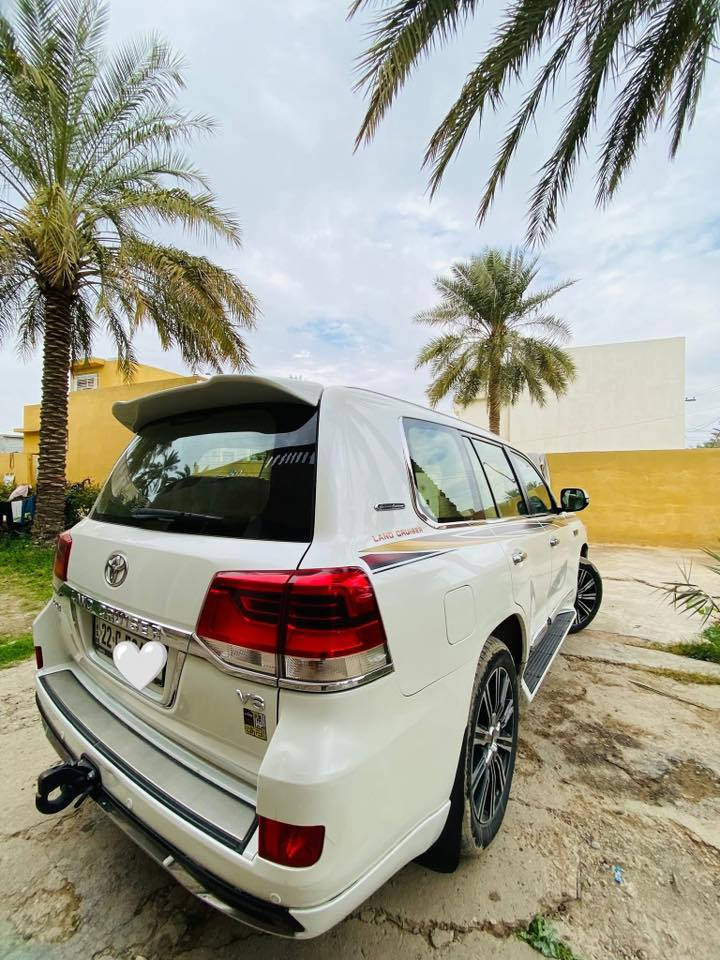 السلام عليكم 
لاندگروز 2016 بريم 
رقم اربيل 

كفاله عامه صبغ وتبديل 
عدى مكان واحد بارد بسيط كلش 
 السيارة جديده جدأ 
فول الفول 
فتحه سلايد رووف 
كشنات جلد وكهرباء 
حساس امامي خلفي 
مكينه 4000 ... 6 سلندر بحالة الوكاله 
برغي مامفتوح بيها
ثلاجه 
3قطع تبريد
7راكب 
كامره 360 درجه
شاشه قلاب 
مري قلاب
فور ويل 
تحكم ستيرن 
منفذ USP 
زراك لايت 
تخم تاير جديد 
مثبت سرعه 
وبعد هواي مواصفات مامذكورة 
السعر 457 وبيهه مجال 
السيارة هواي احله من الصور 
مكان السيارة ديالى الخالص
تحويل مباشر 
هذا الرقم للاستفسار
***********
