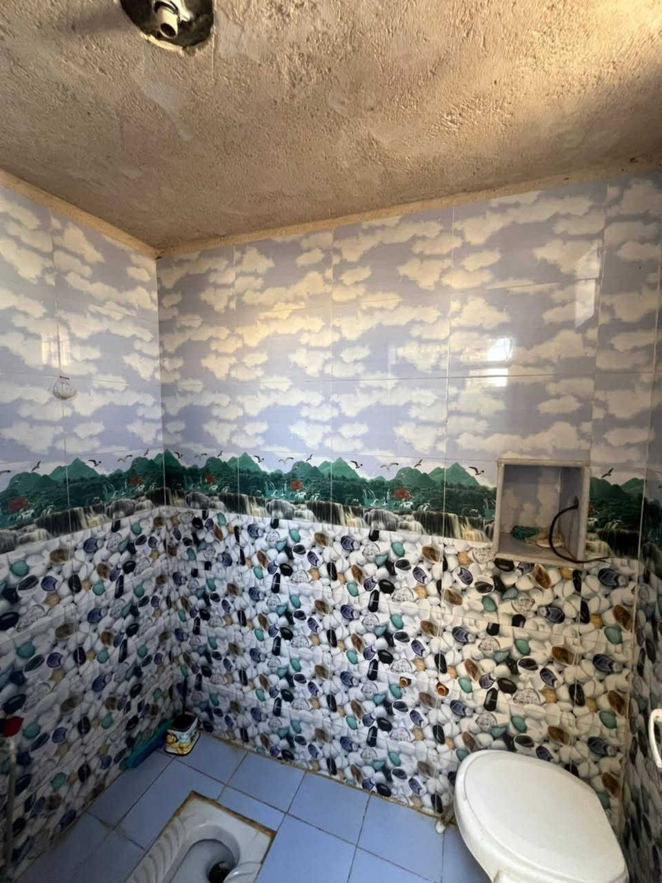 ناحية اور سديناويه قرب صيدلية الروان مساحة 100متر متوفر كل الخدمات سعر*********** ٦٥
