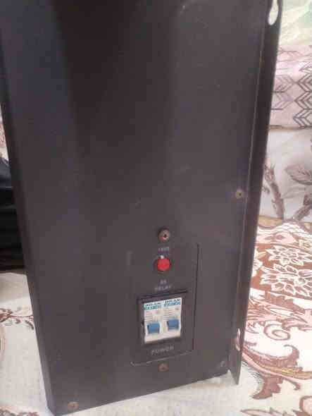 سلام عليكم رافع قدره 10 كيفي 40 امبير شغال 
السعر خاص او اتصل هـ***********
