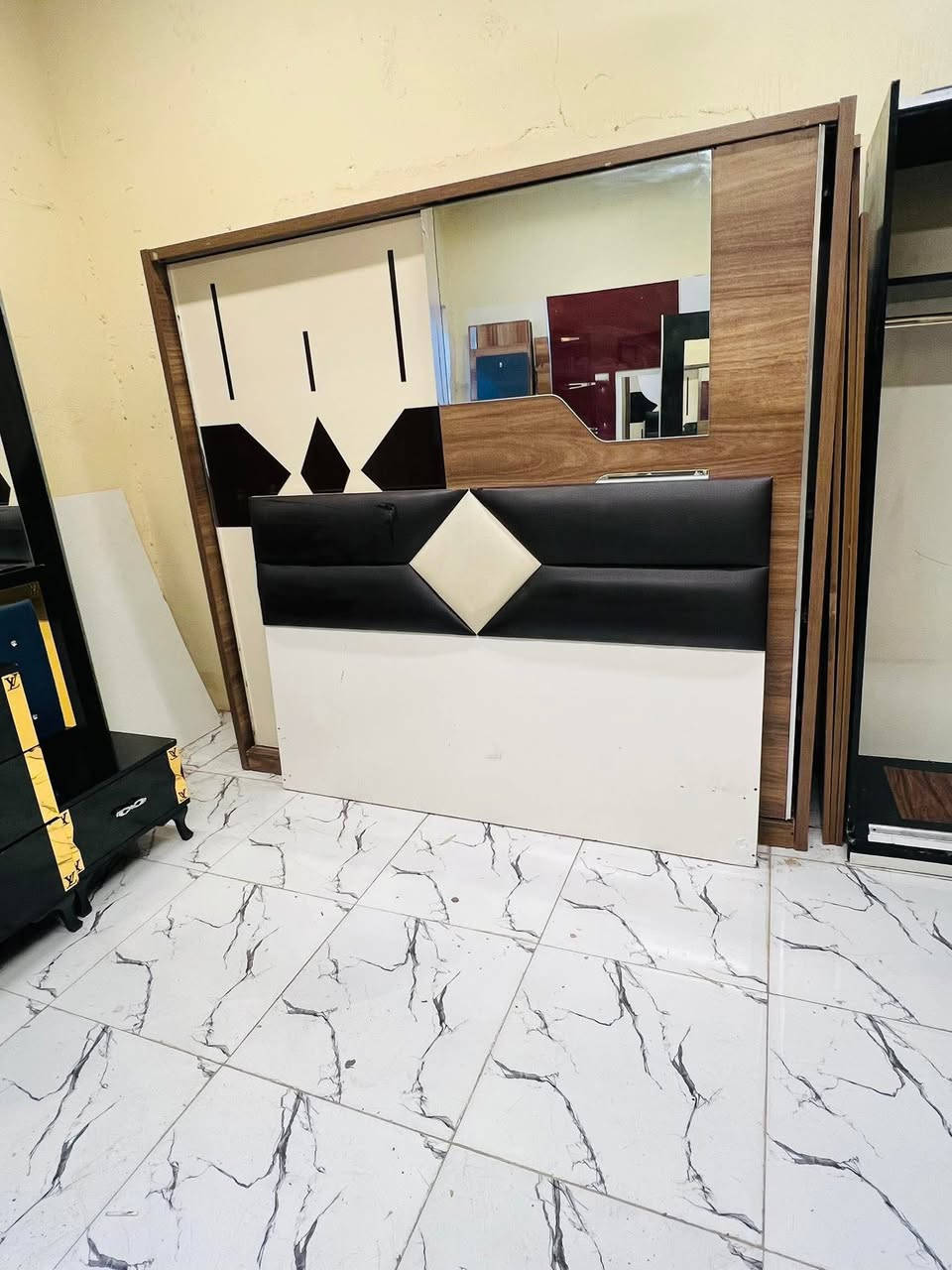 غرفة نوم مستعملة🇹🇷
نضافة80 ٪💯
عدد القطع /   4
نضام / أسلايت 💢  350🔒
شد ونقل داخل بغداد مجاني🚛
يوجود توصيل محافضات


**إذا كنت صاحب هذا الإعلان وتريد حذفه لأي سبب، رجاءا أرسل رسالة إلى الدعم الفني**